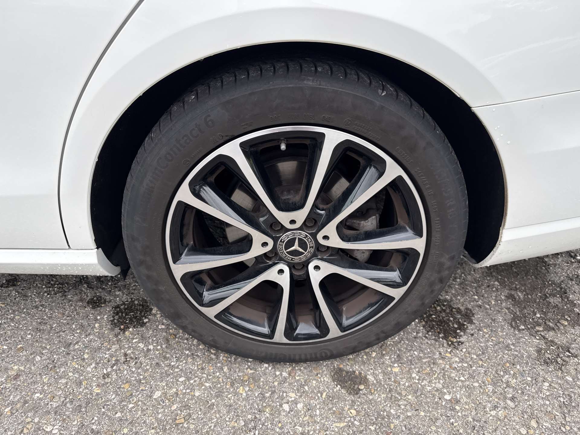 MERCEDES-BENZ E 200 d Avantgarde 9G-Tronic-image-9