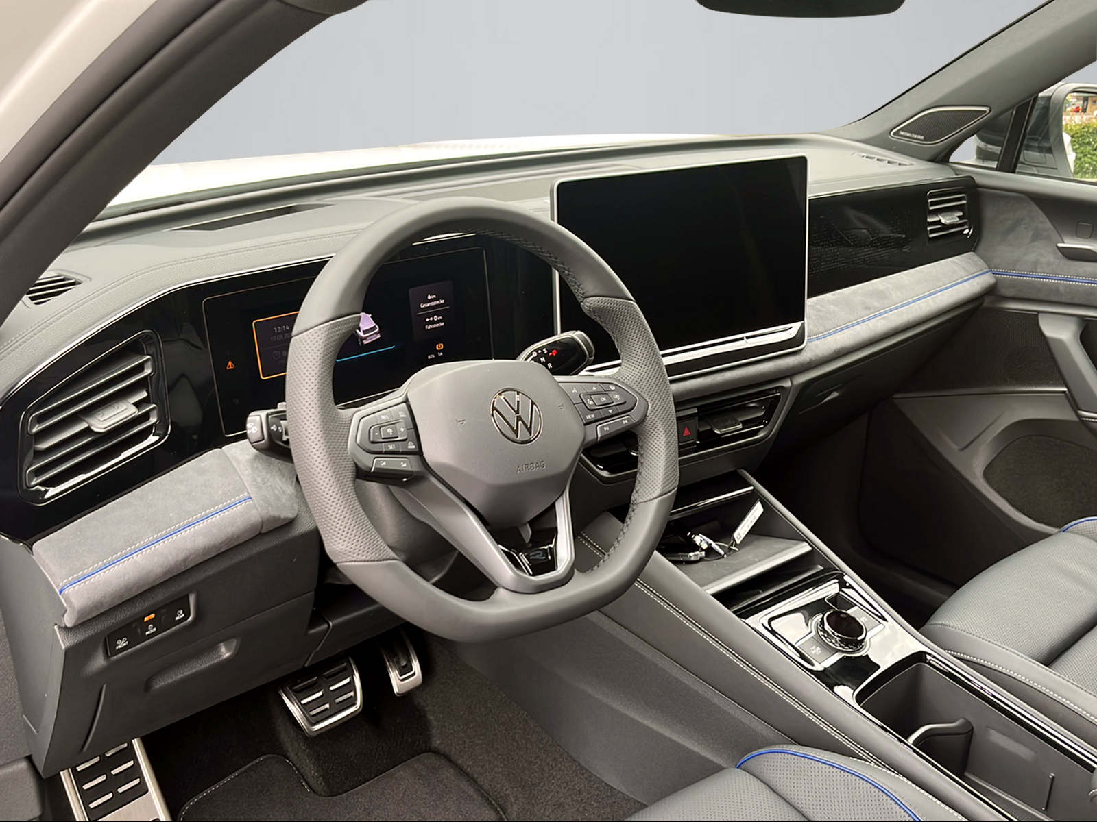 VW Tiguan 2.0 TSI DSG R-Line United 4Motion-image-5