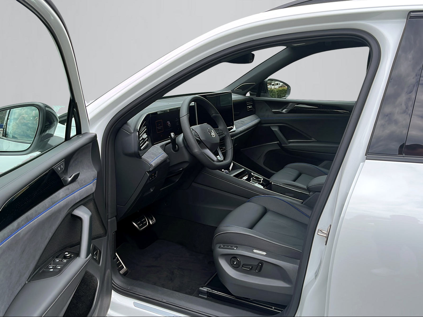 VW Tiguan 2.0 TSI DSG R-Line United 4Motion-showroom-element-3