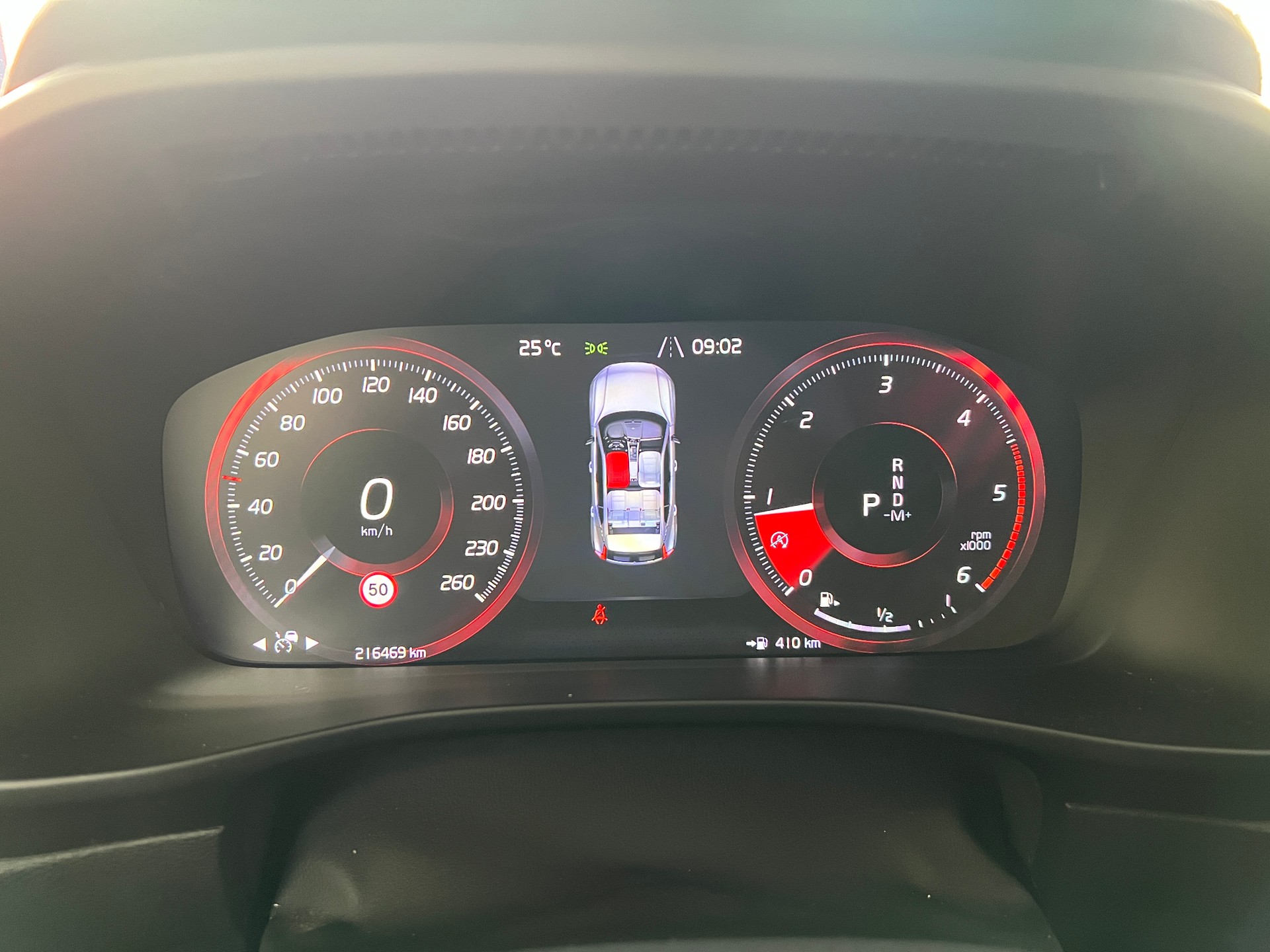 VOLVO XC40 T4 AWD Momentum Geartronic-image-12
