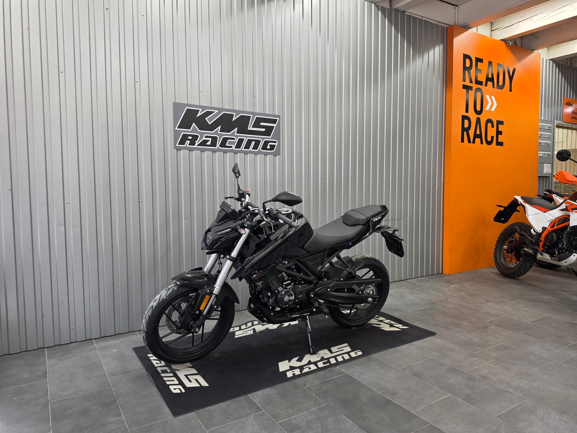 VOGE 125 R-showroom-element-2