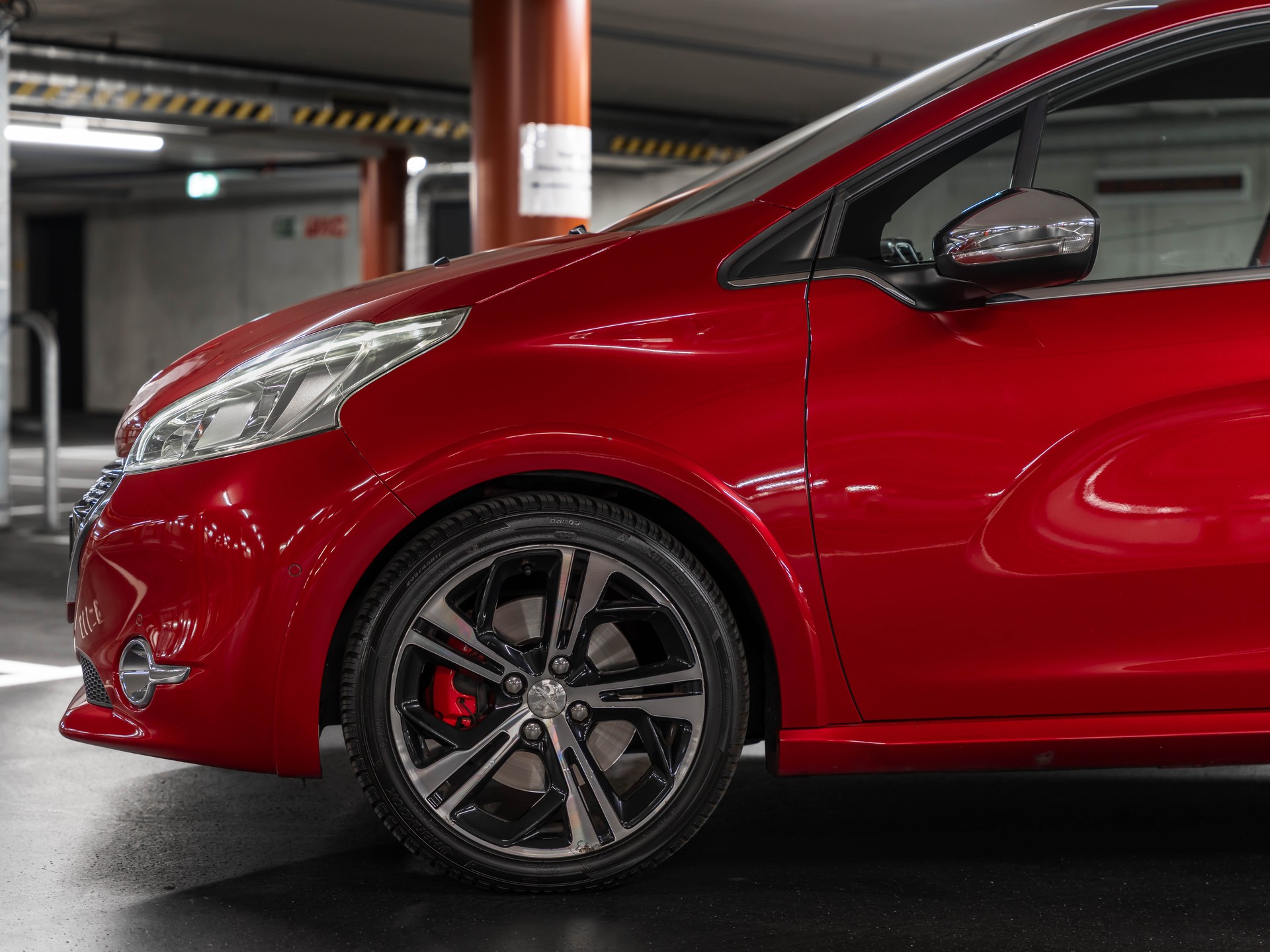 PEUGEOT 208 1.6 Turbo GTi-showroom-element-2