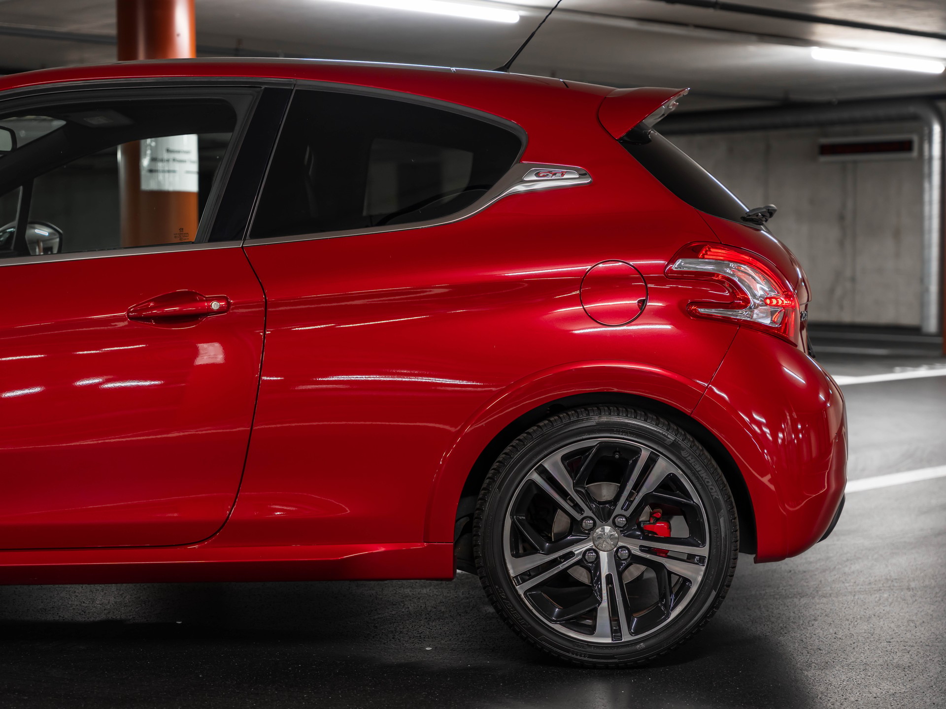 PEUGEOT 208 1.6 Turbo GTi-showroom-element-3