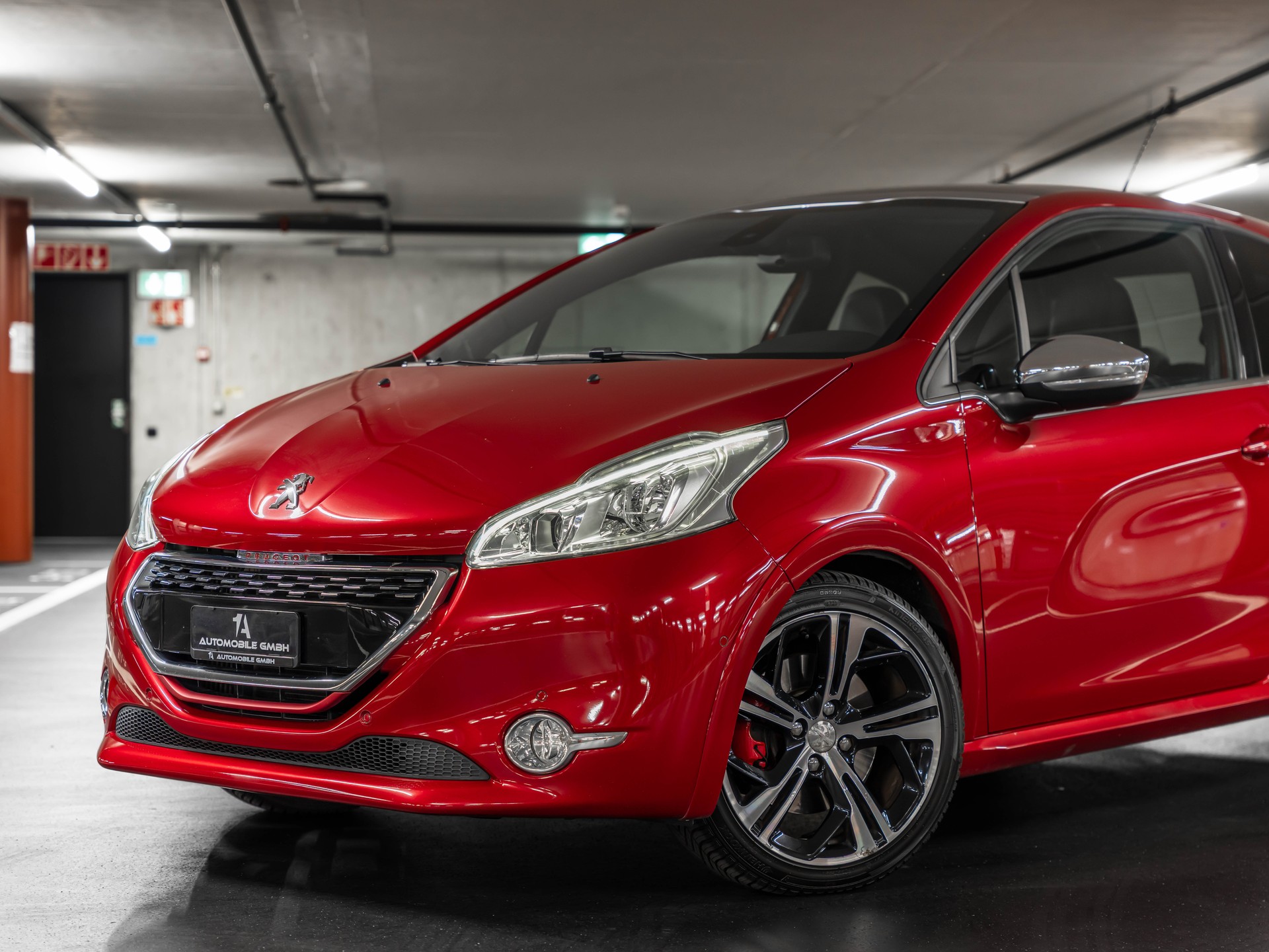 PEUGEOT 208 1.6 Turbo GTi-showroom-element-1