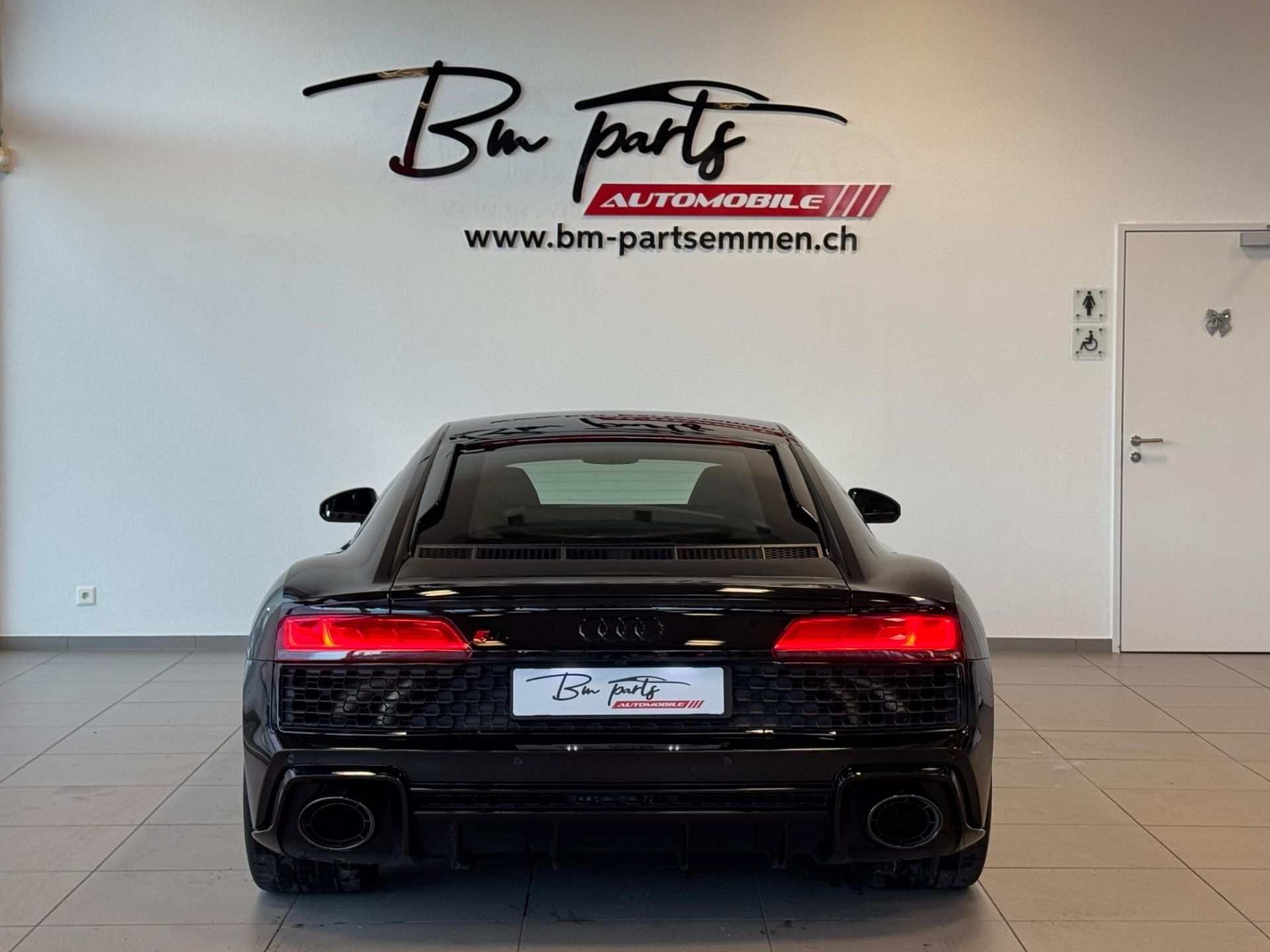 AUDI R8 Coupé RWD S-Tronic-showroom-element-3