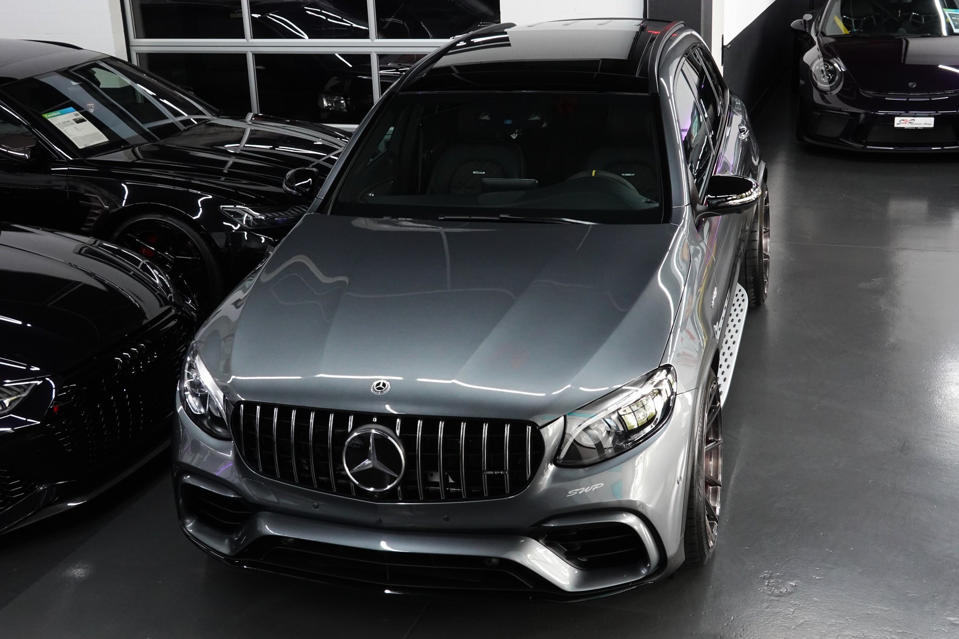 MERCEDES-BENZ GLC 63 S AMG EDITION 1 4-MATIC+9G-TRONIC DESIGNO FULL ON TOP 22"-showroom-element-3