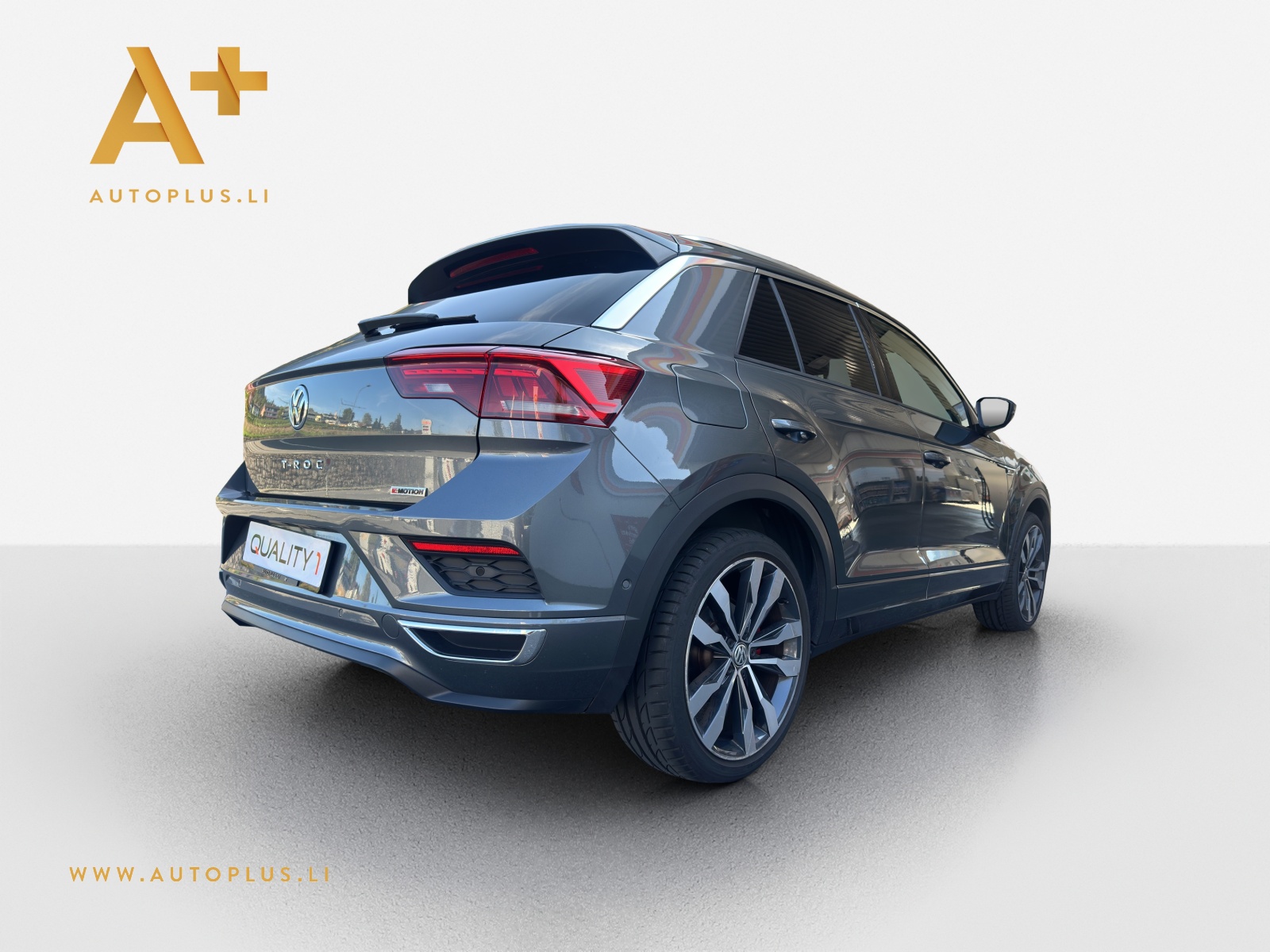 VW W T-Roc 2.0 TSI R-Line Sport DSG 4Motion-image-5