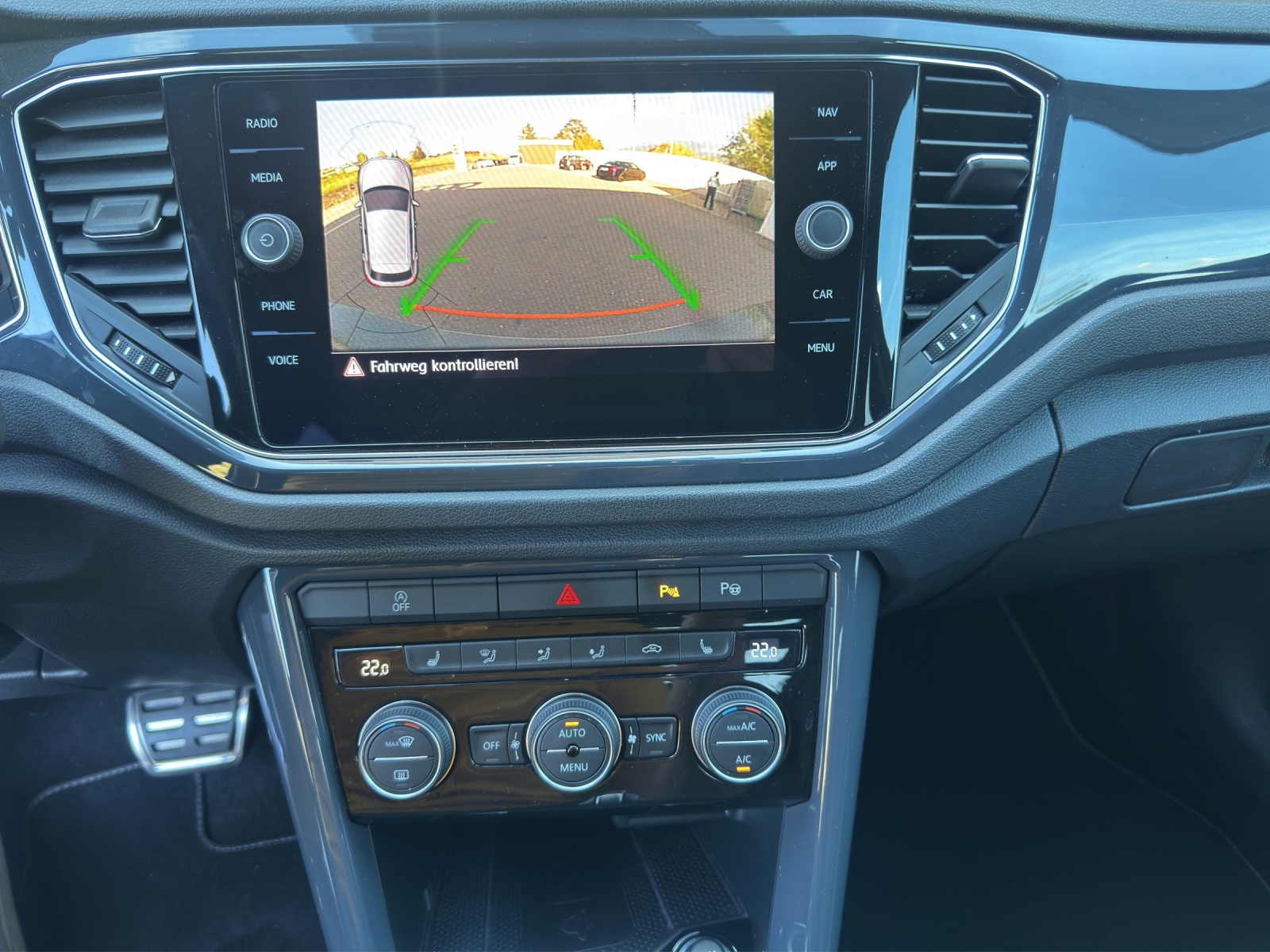 VW W T-Roc 2.0 TSI R-Line Sport DSG 4Motion-image-9
