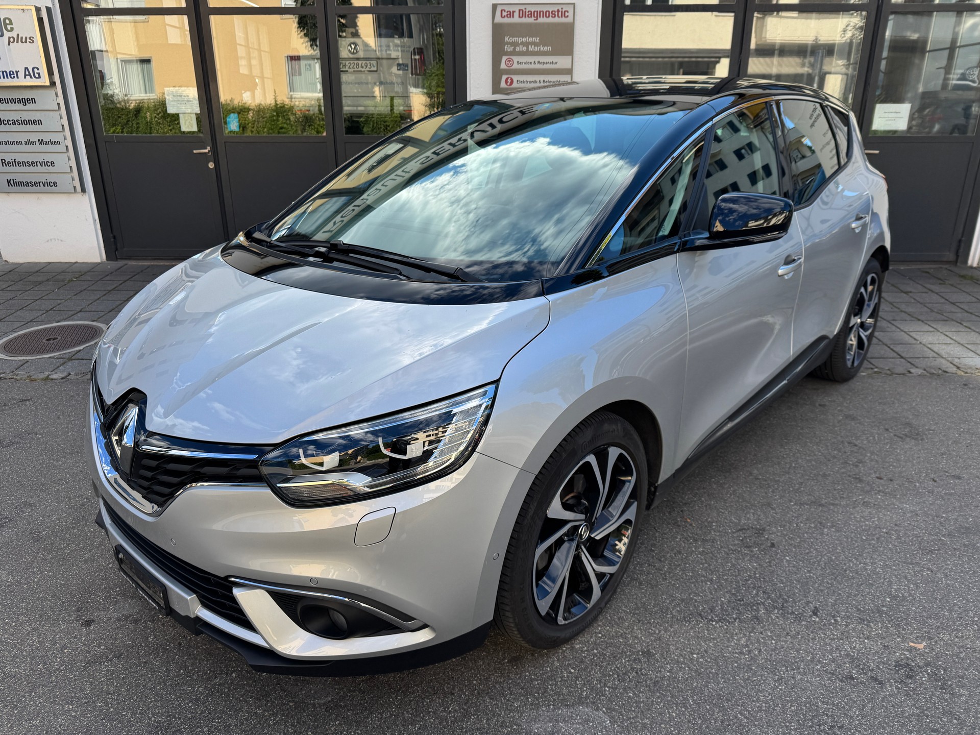 RENAULT Scénic 1.3 16V Turbo Intens EDC-showroom-element-1