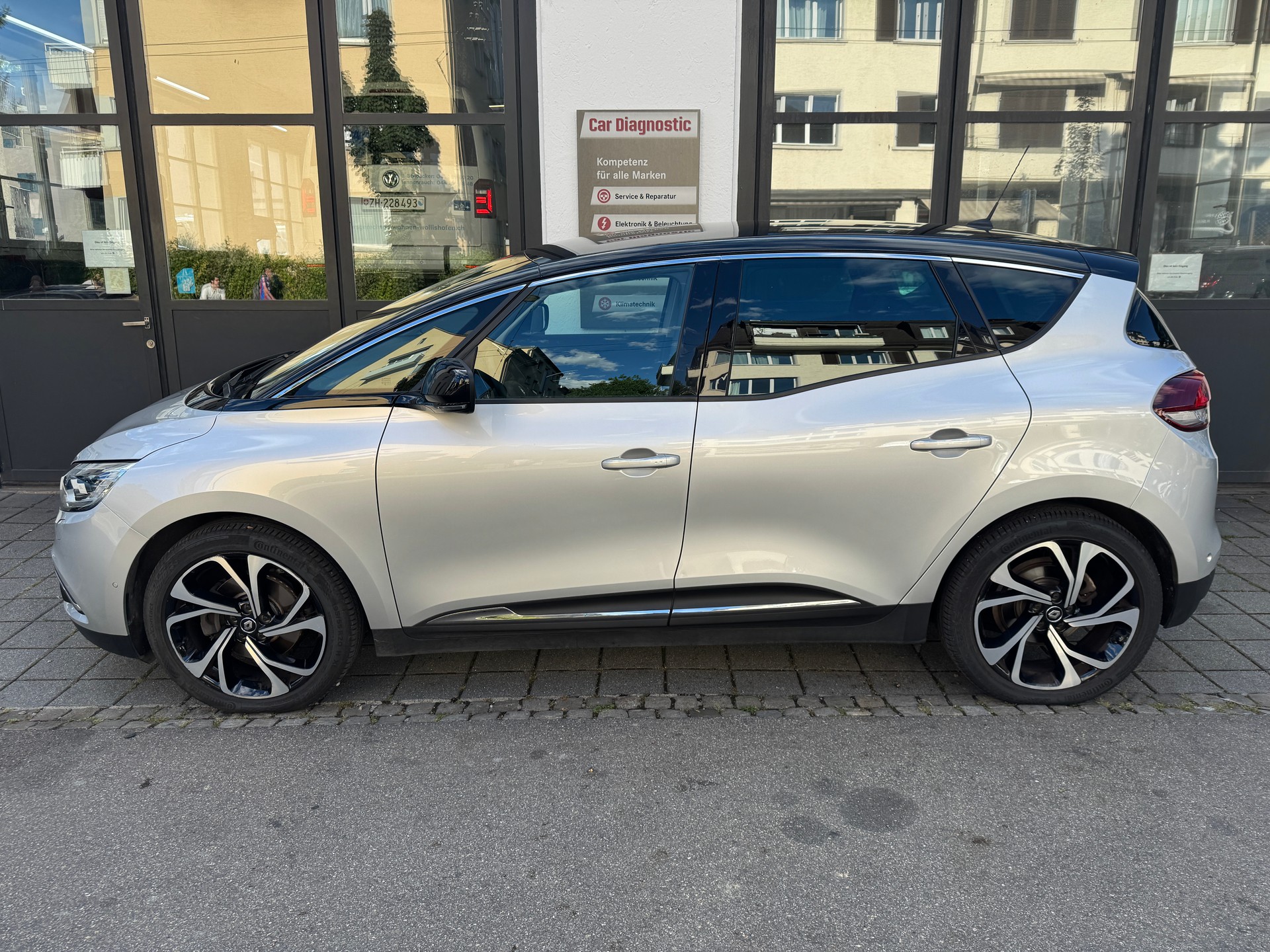 RENAULT Scénic 1.3 16V Turbo Intens EDC-showroom-element-3