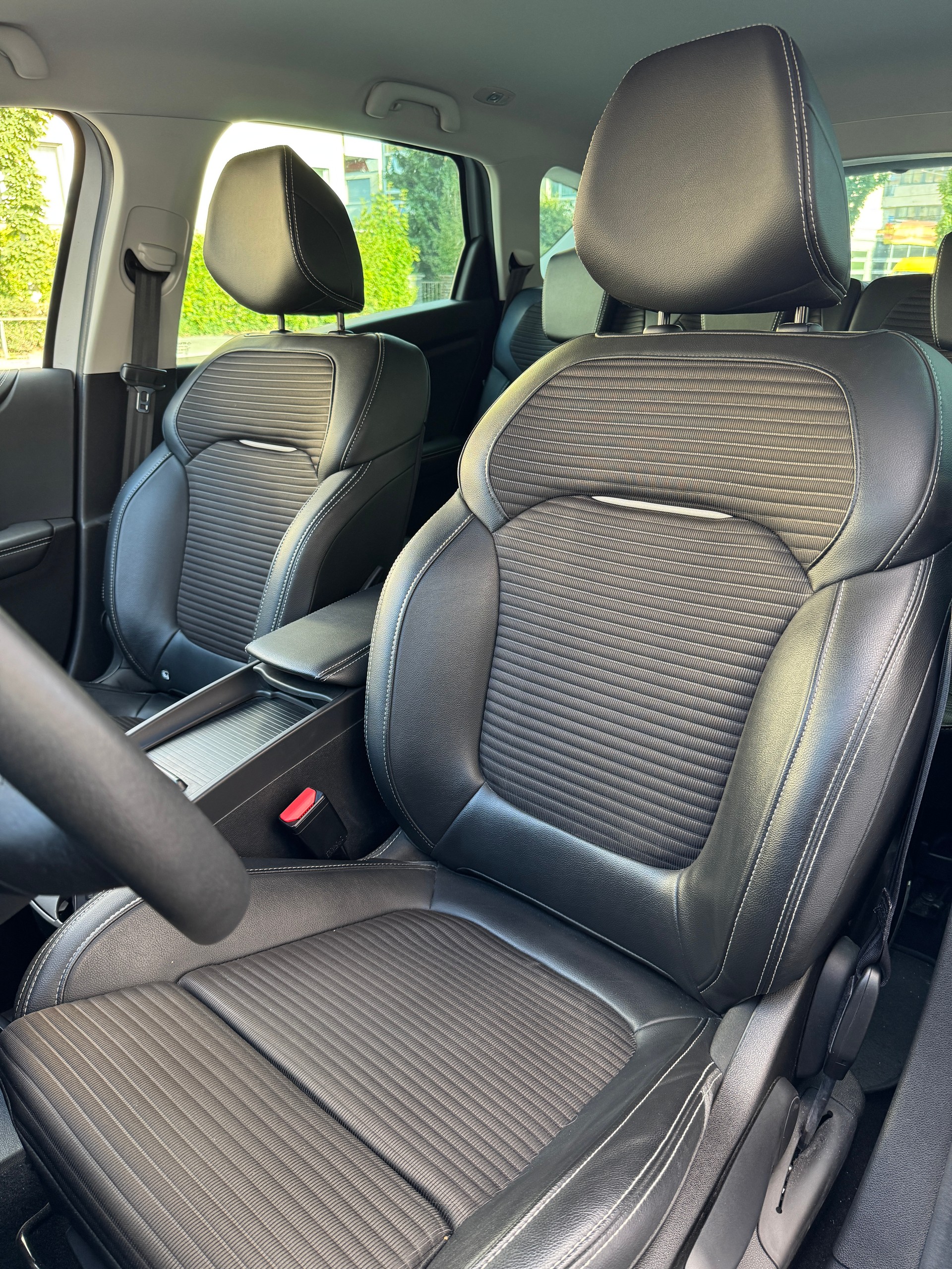 RENAULT Scénic 1.3 16V Turbo Intens EDC-image-11