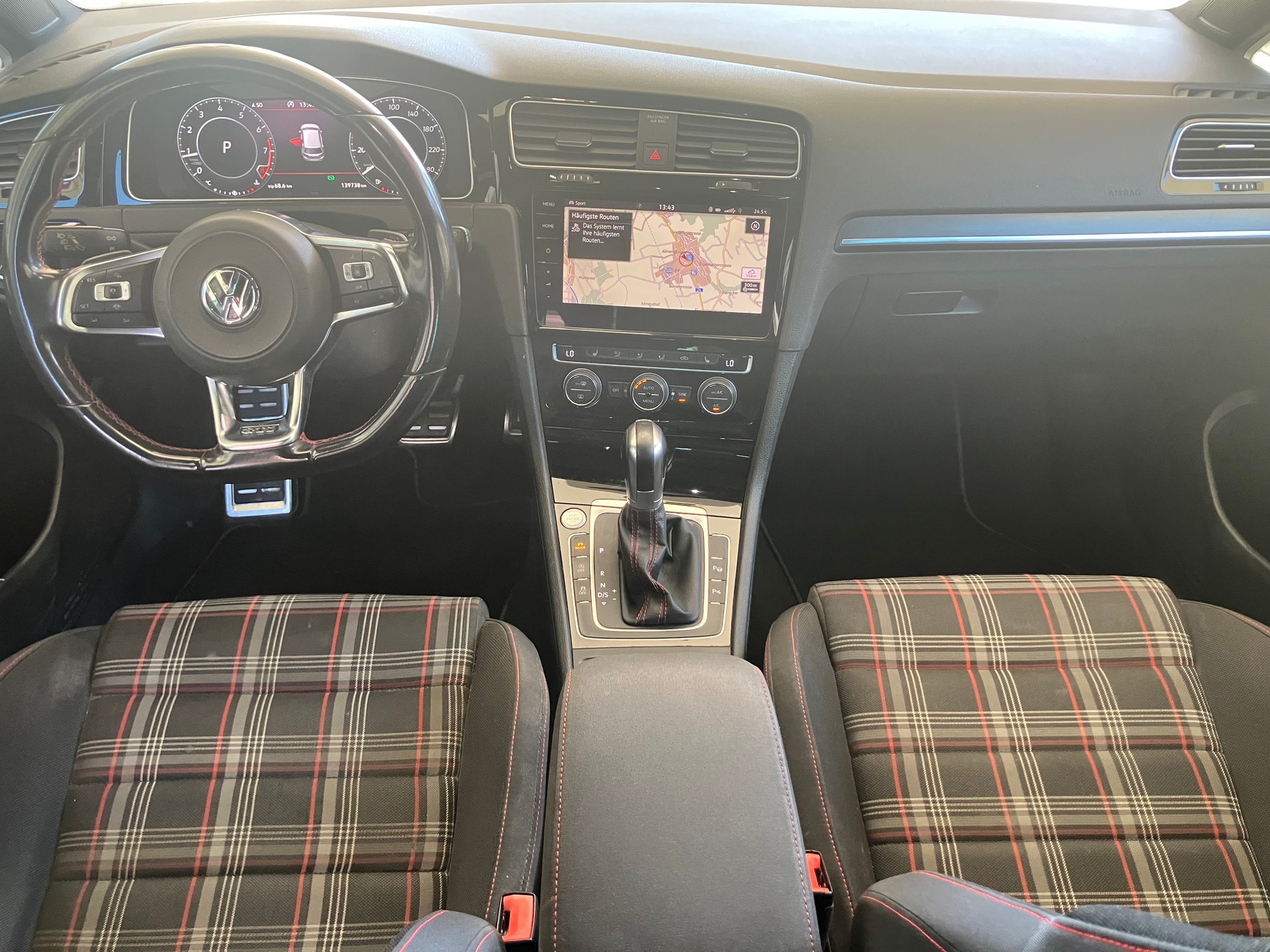 VW Golf 2.0 TSI GTI Performance DSG-image-7