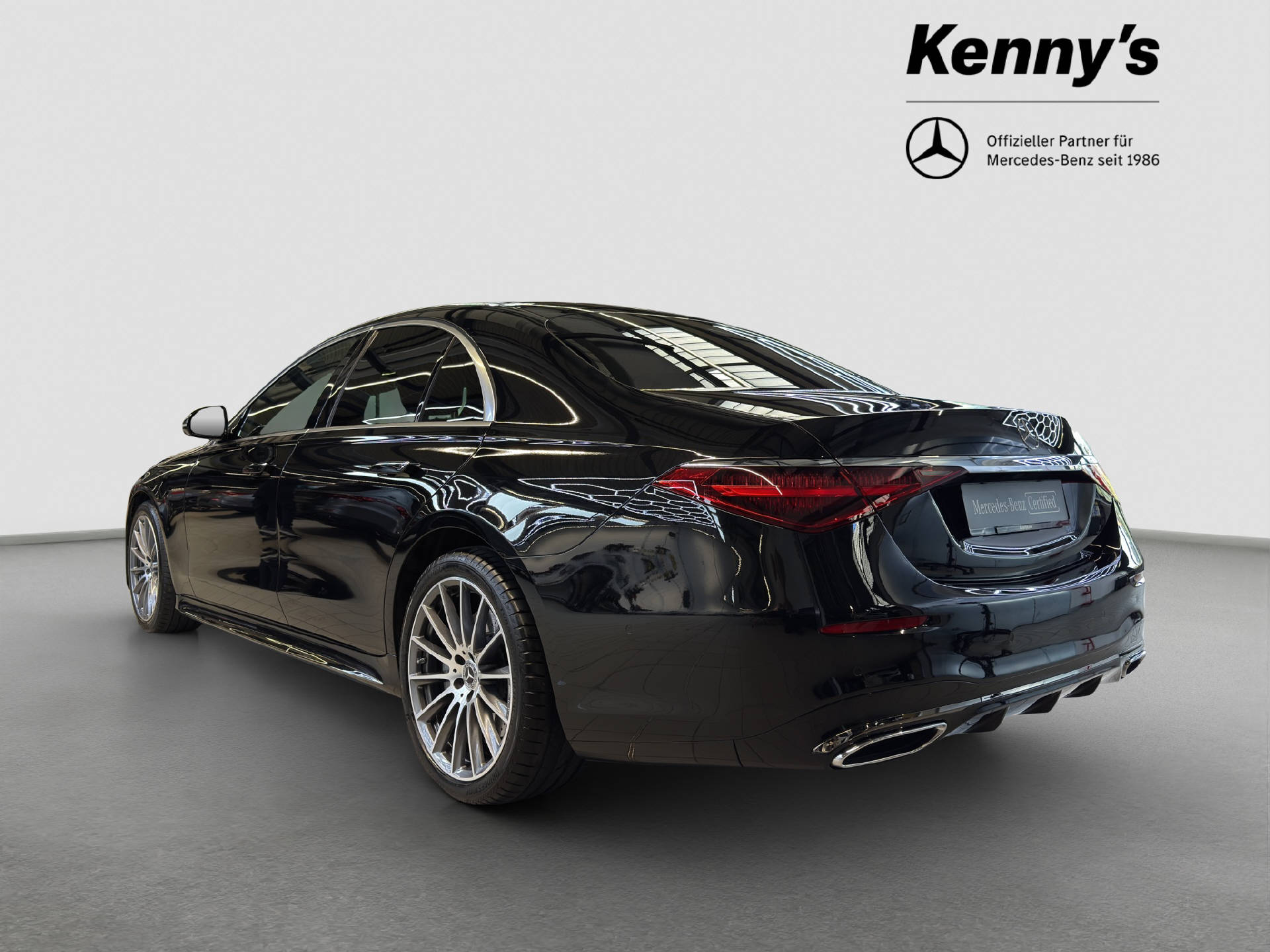 MERCEDES-BENZ S 350 d AMG Line 4MATIC-showroom-element-3