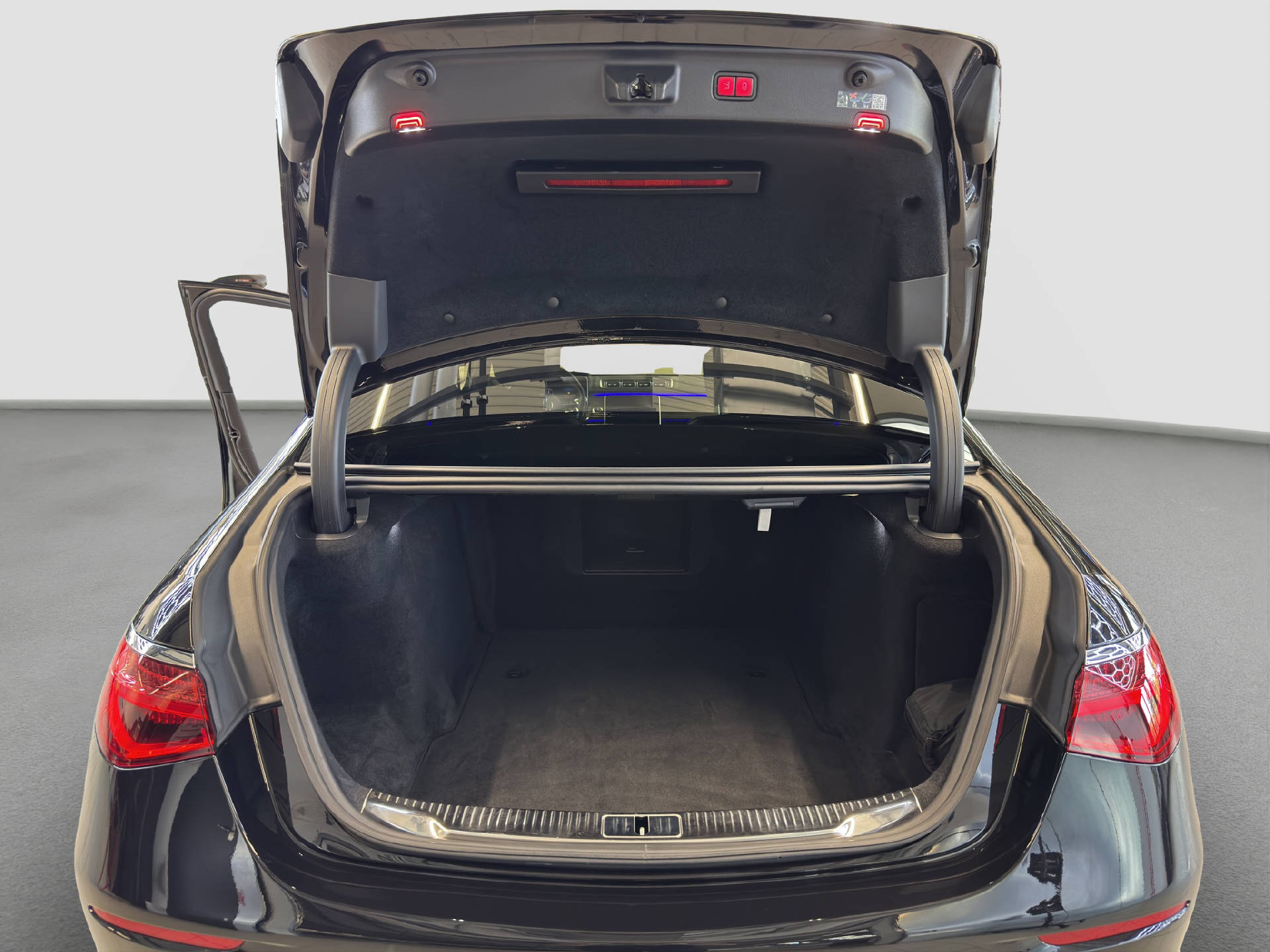 MERCEDES-BENZ S 350 d AMG Line 4MATIC-image-14