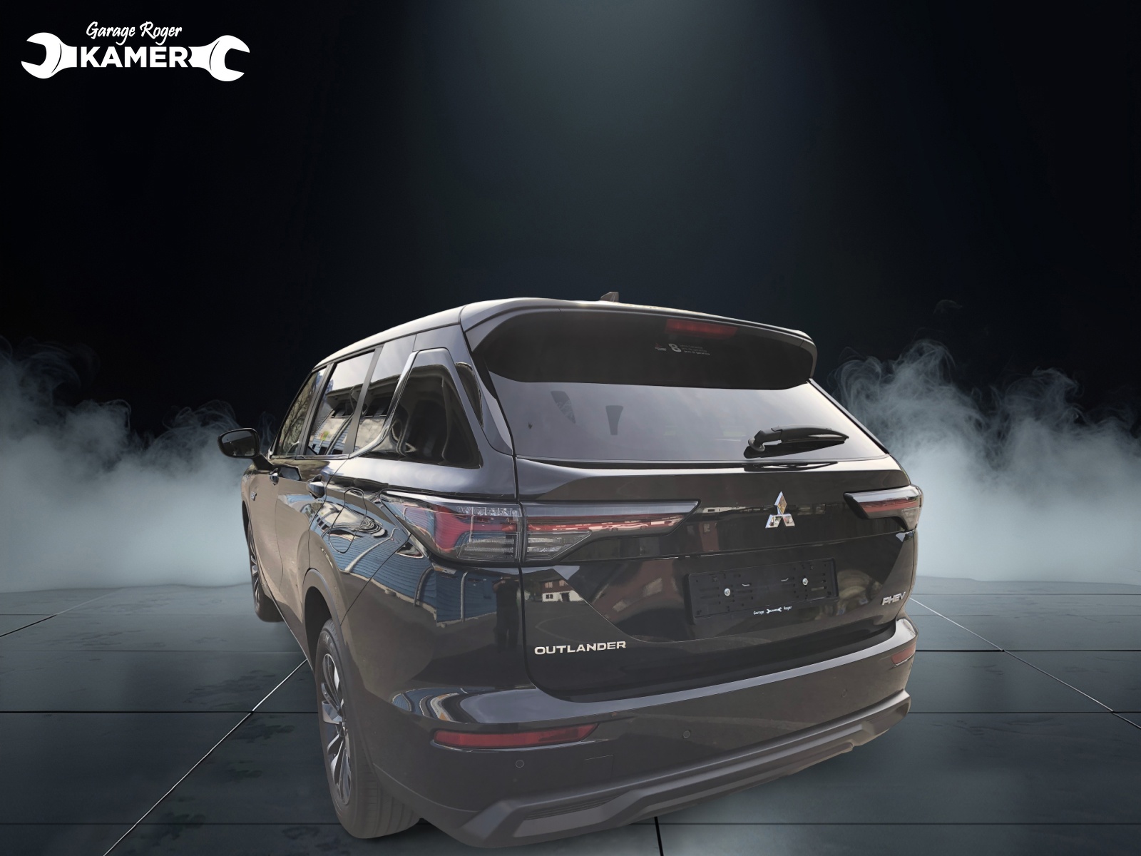 MITSUBISHI Outlander 2.4 PHEV Invite 4WD Automatic-showroom-element-3