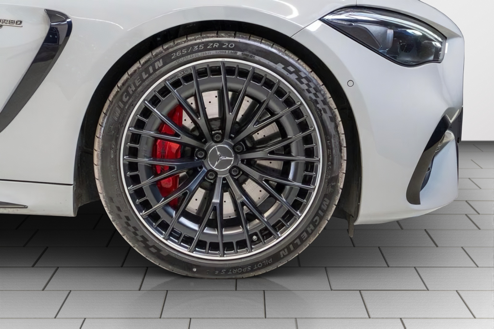 MERCEDES-BENZ CLE AMG 53 Cabrio 4Matic+ 9G-Tronic-image-4