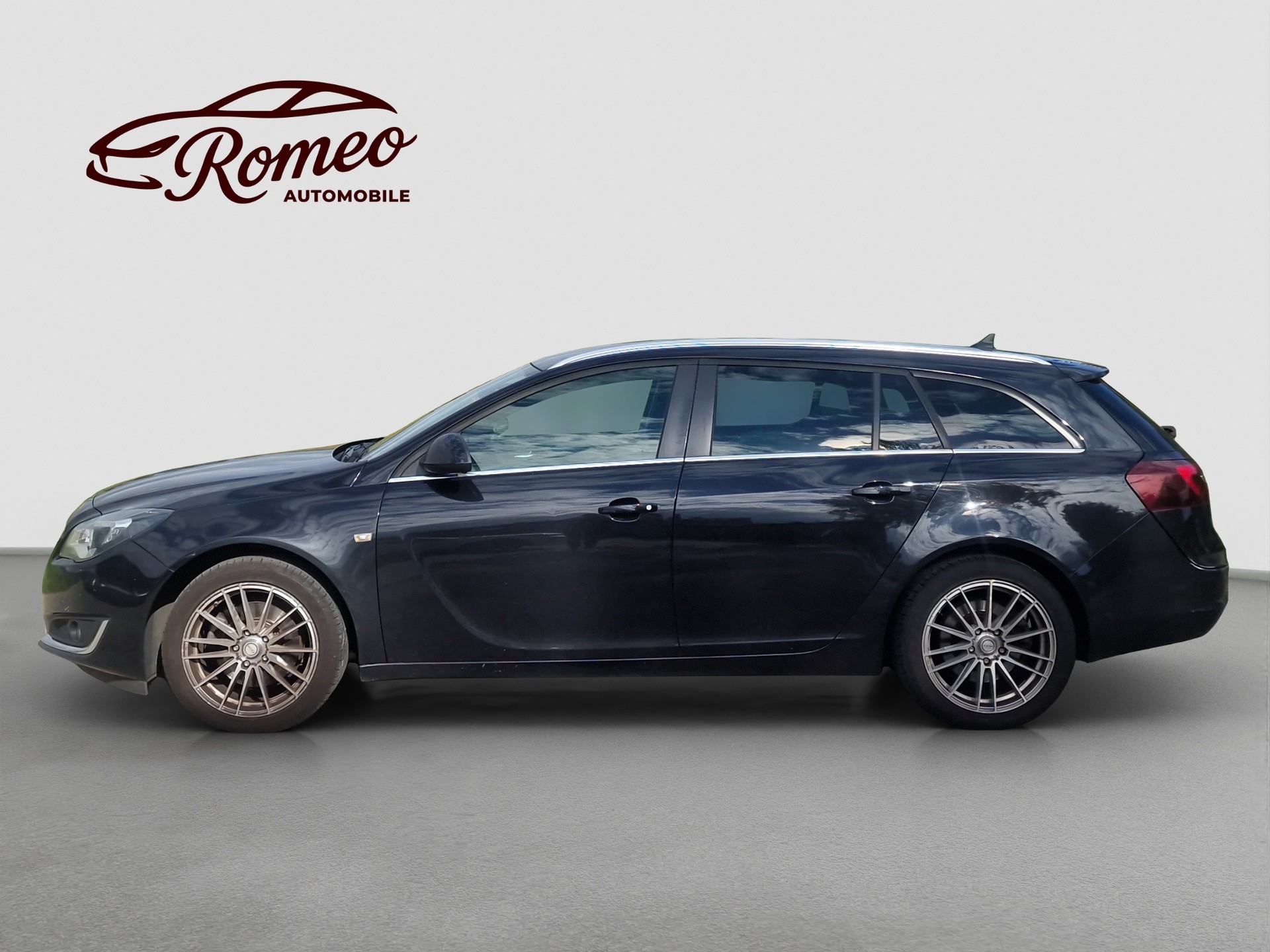OPEL Insignia Sports Tourer 1.6 Turbo Sport Automatic ** 170 PS ** Tempomat ** Sommer- & Winterräder **-image-1