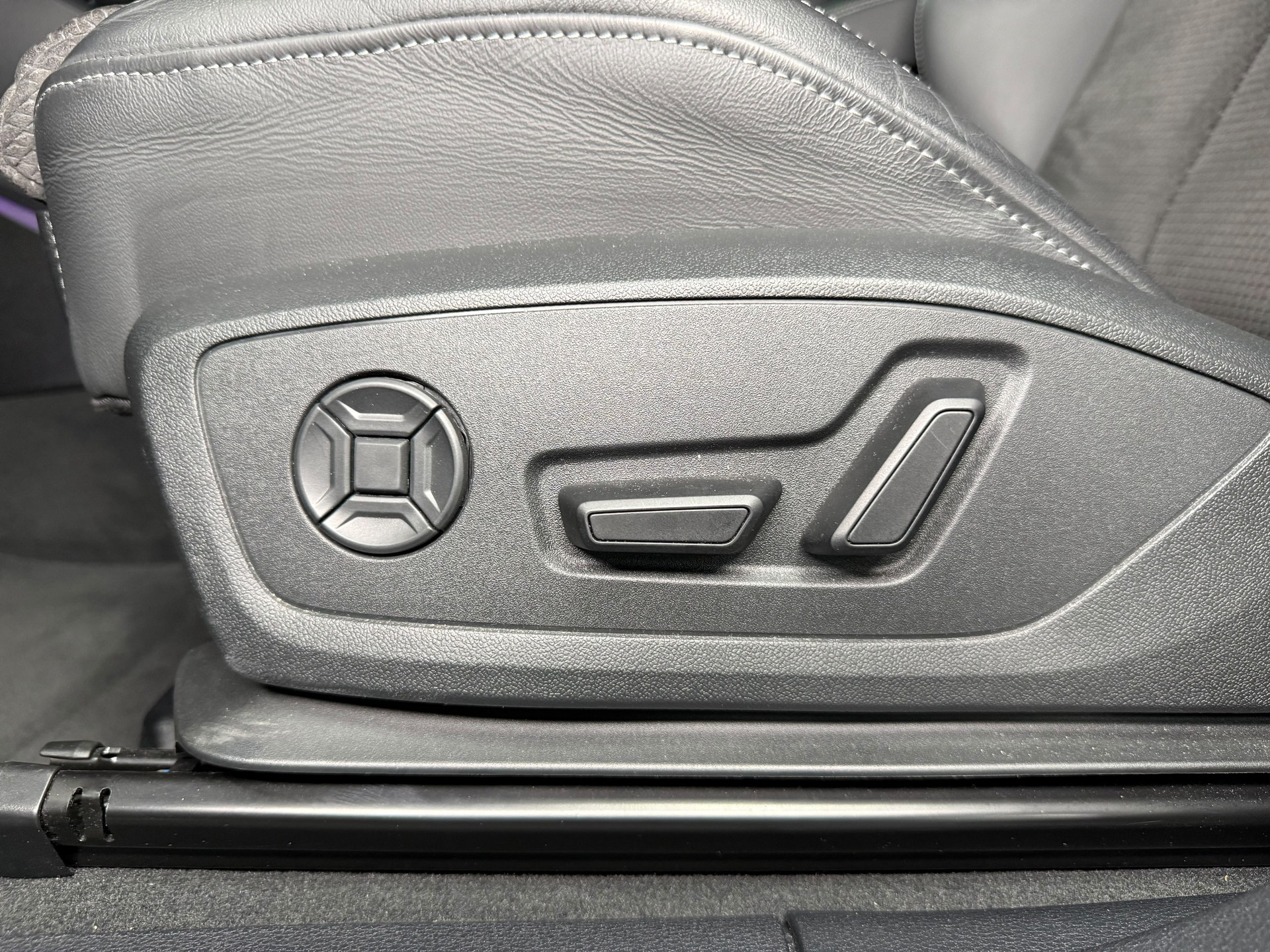 AUDI Q3 Sportback 35 TFSI S line Attraction S-tronic-image-23