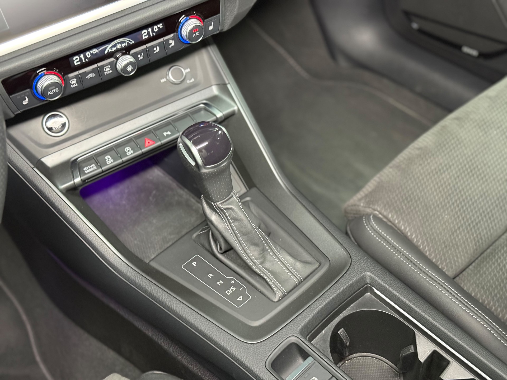AUDI Q3 Sportback 35 TFSI S line Attraction S-tronic-image-19
