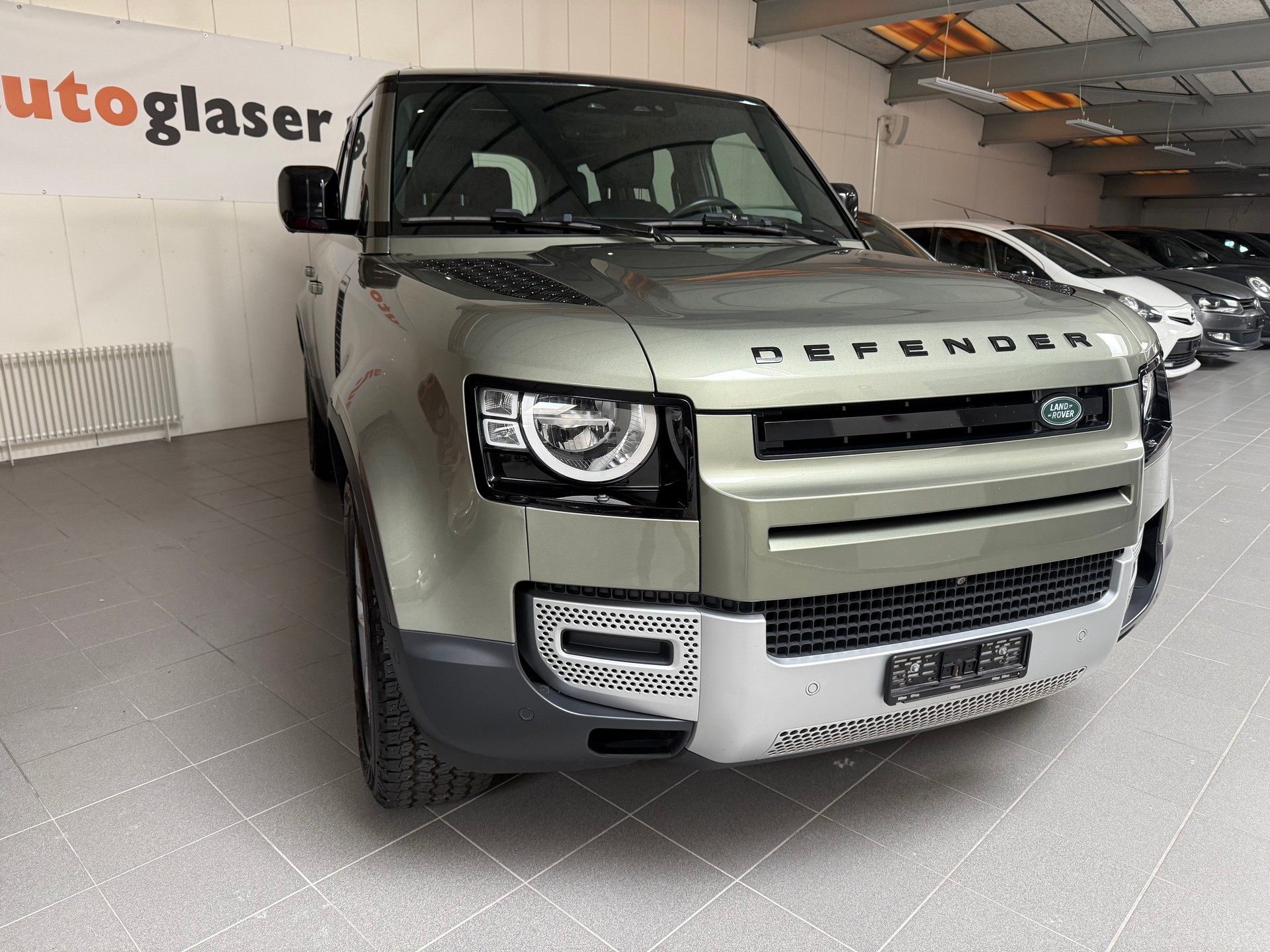 LAND ROVER Defender 110 3.0 D I6 200 AWD AT8-showroom-element-3