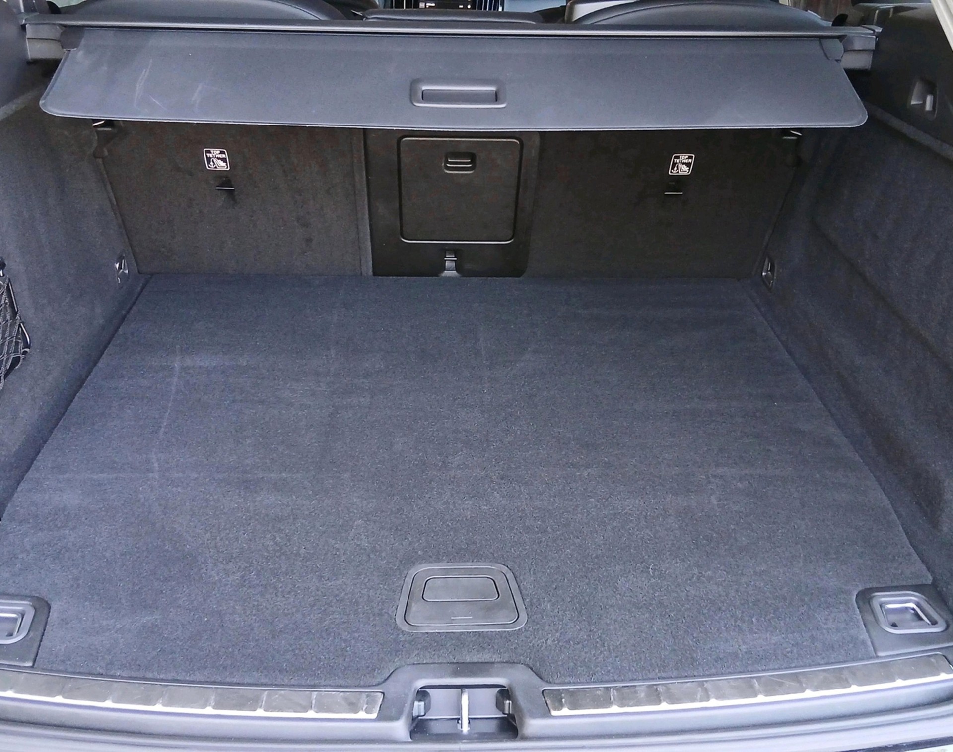 VOLVO XC60 2.0 T6 TE Plus Dark eAWD-image-11