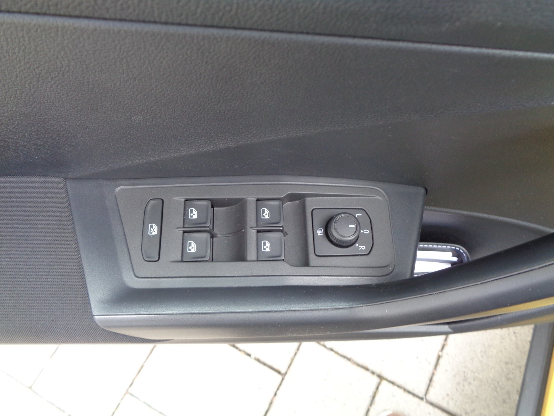 VW T-Roc 1.0 TSI-image-15