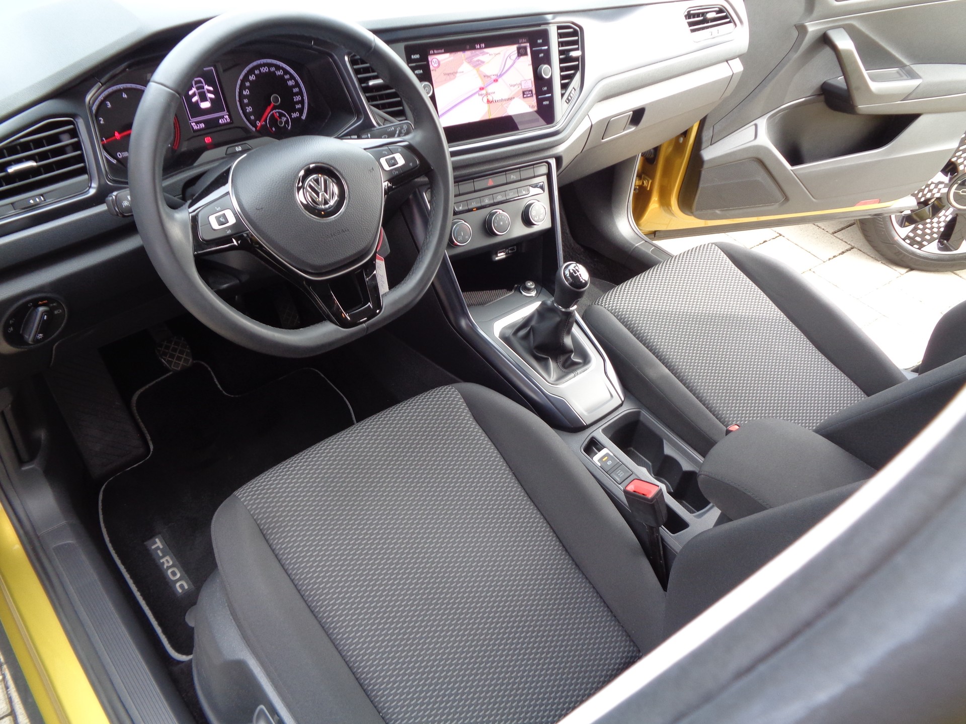 VW T-Roc 1.0 TSI-image-6