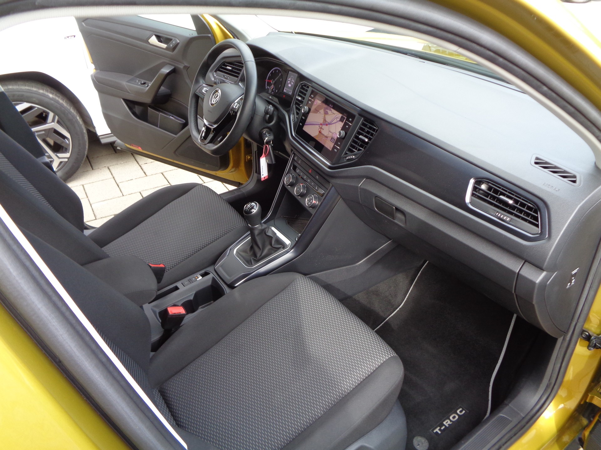 VW T-Roc 1.0 TSI-image-11