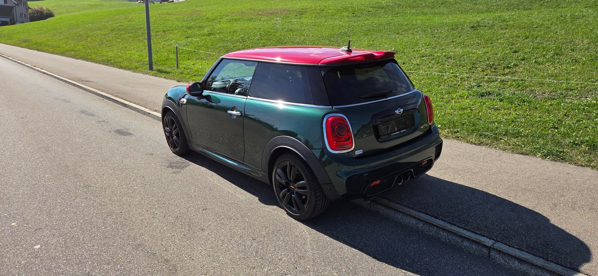 MINI Cooper John Cooper Works-showroom-element-1