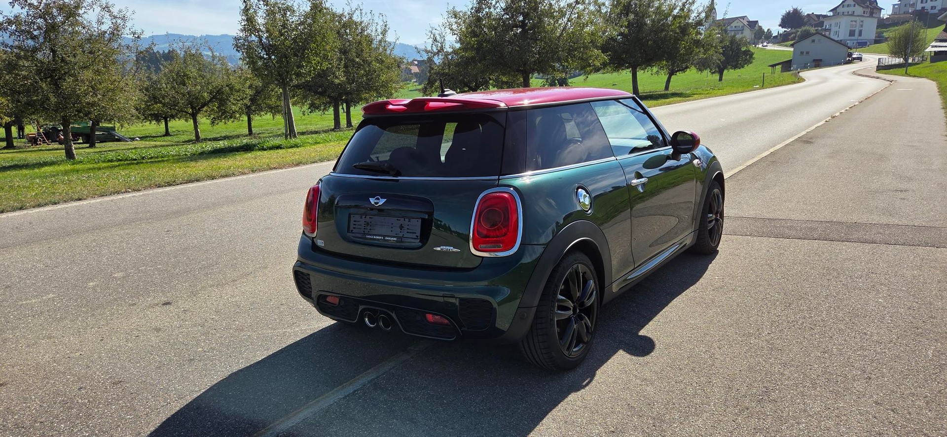 MINI Cooper John Cooper Works-showroom-element-2