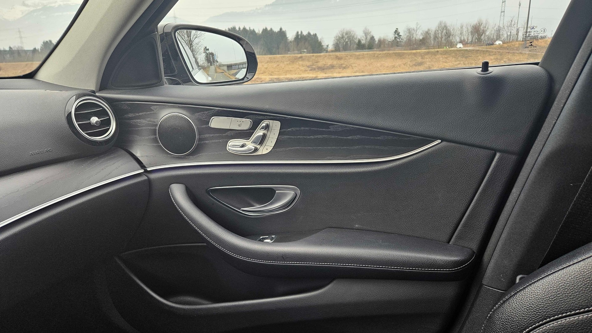 MERCEDES-BENZ E 220 d Avantgarde 9G-Tronic-image-6