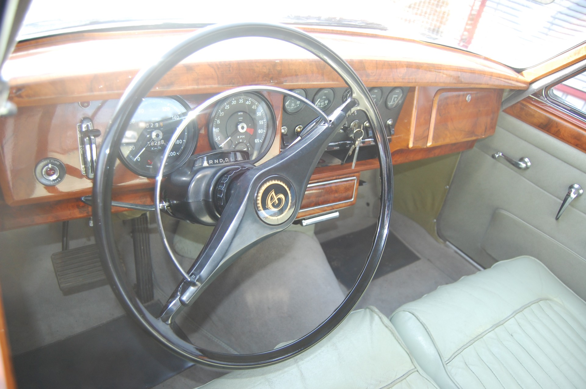 DAIMLER V8-image-7