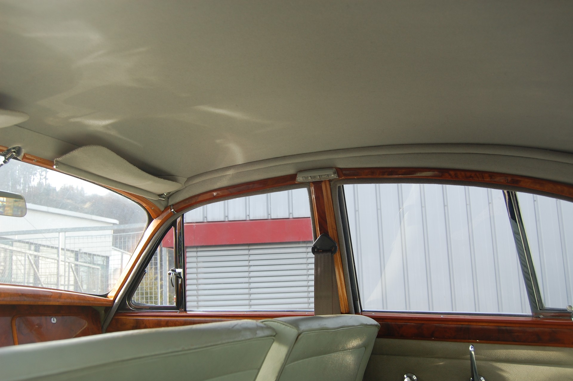 DAIMLER V8-image-6