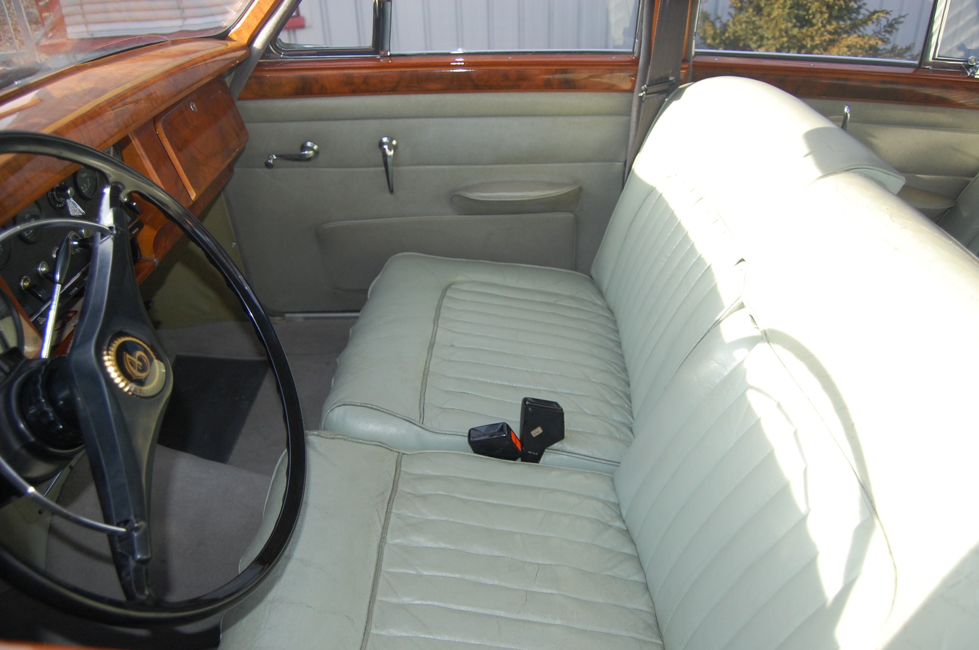 DAIMLER V8-image-8