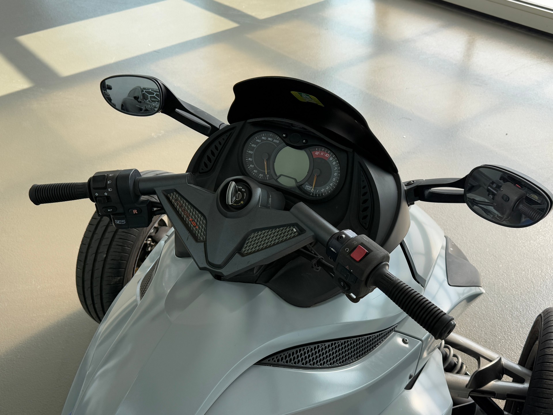 CAN-AM Spyder RS-S SE5-image-6