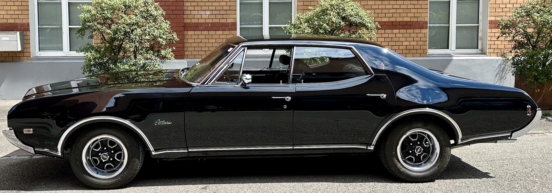 OLDSMOBILE Cutlass Supreme-image-1