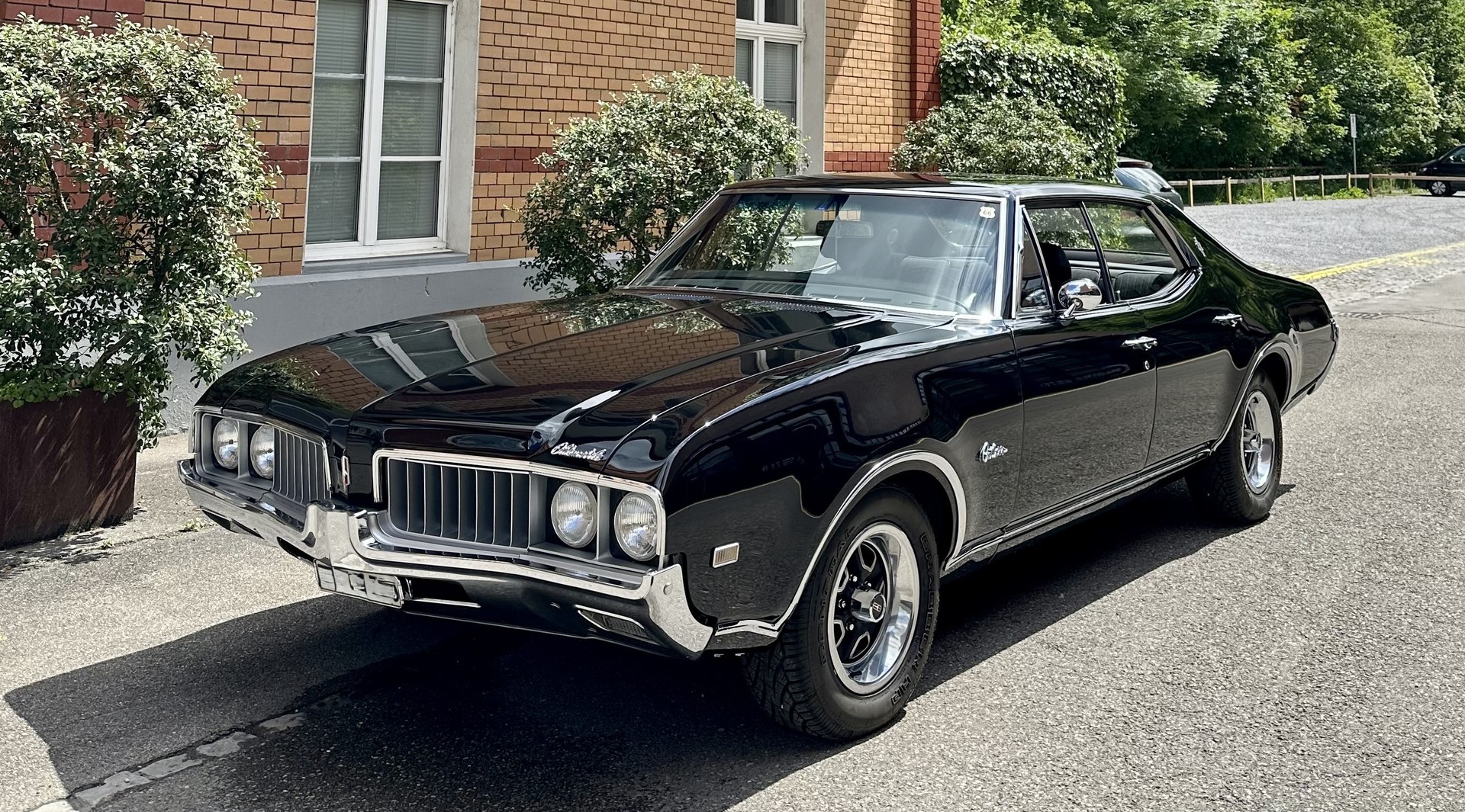 OLDSMOBILE Cutlass Supreme