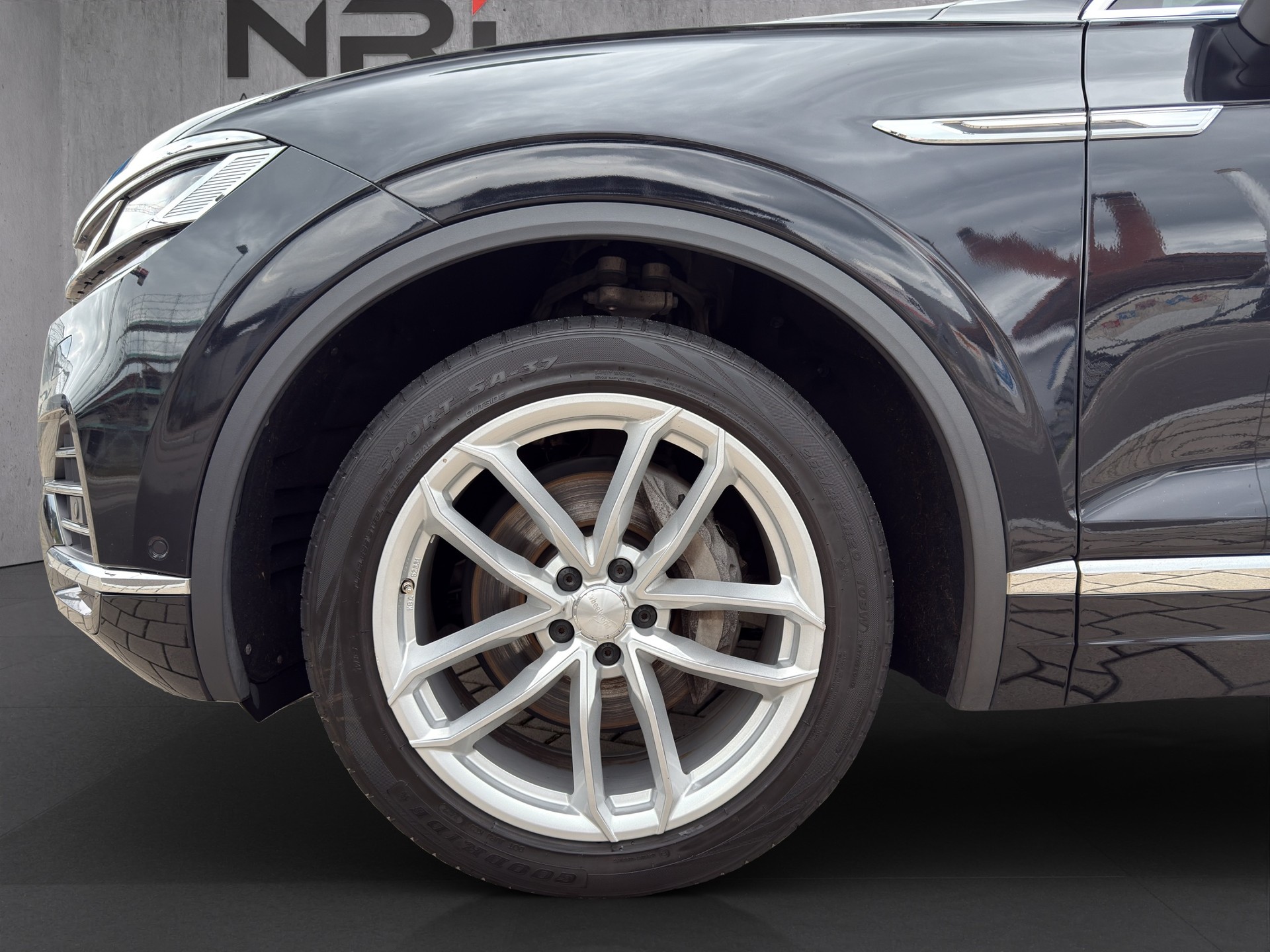 VW Touareg 3.0 V6 TDI 286 Atmosphere-image-8
