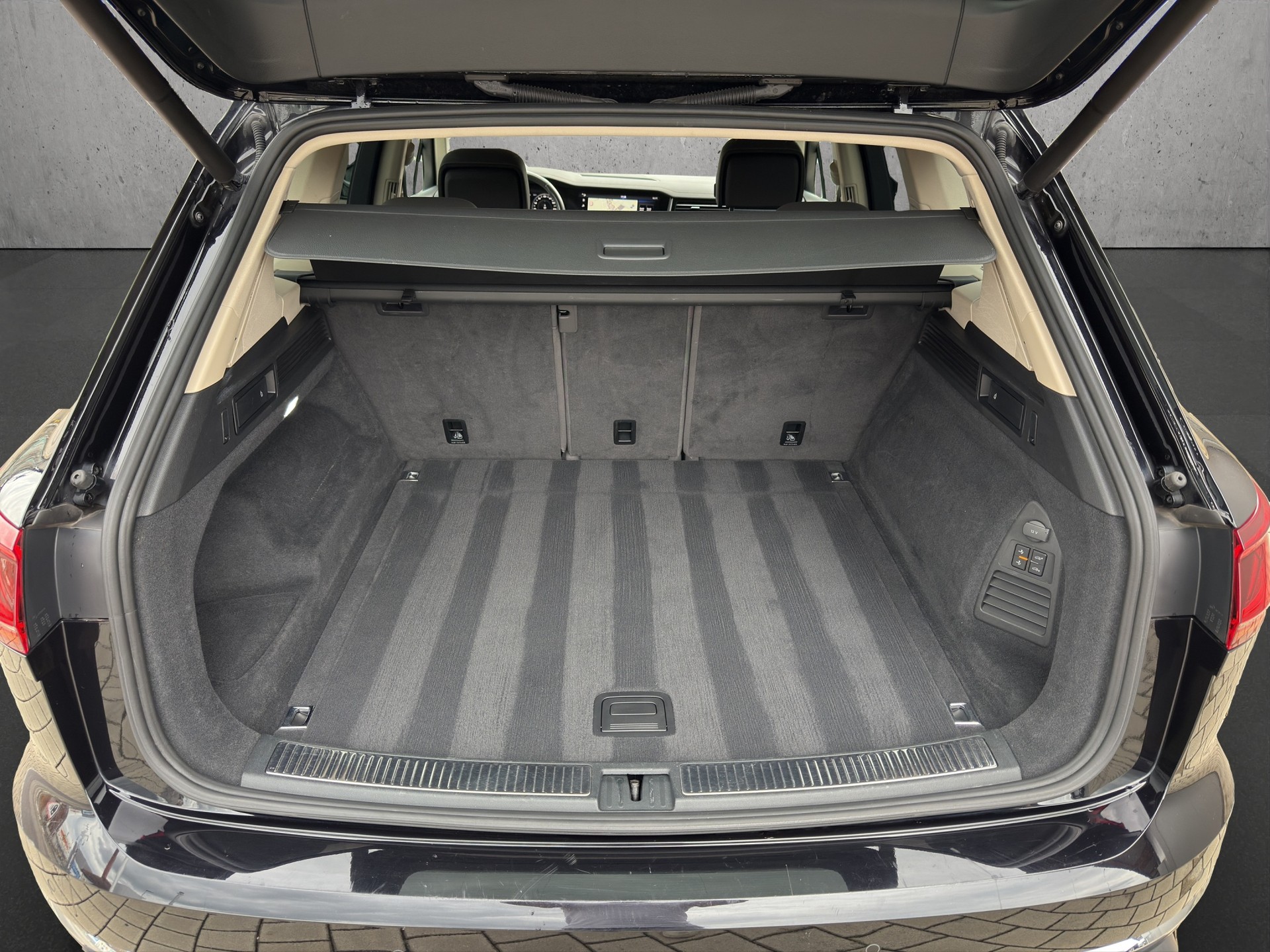 VW Touareg 3.0 V6 TDI 286 Atmosphere-image-14