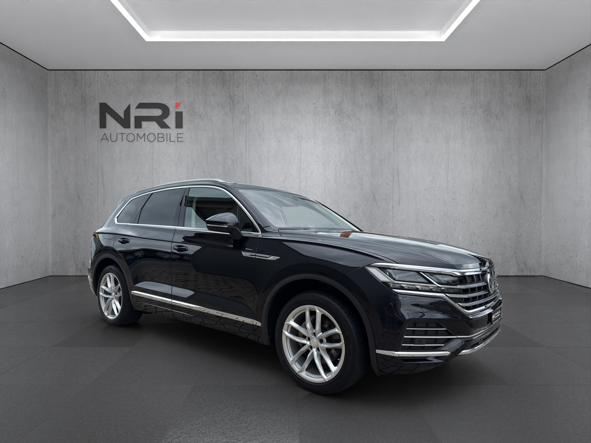 VW Touareg 3.0 V6 TDI 286 Atmosphere-showroom-element-2