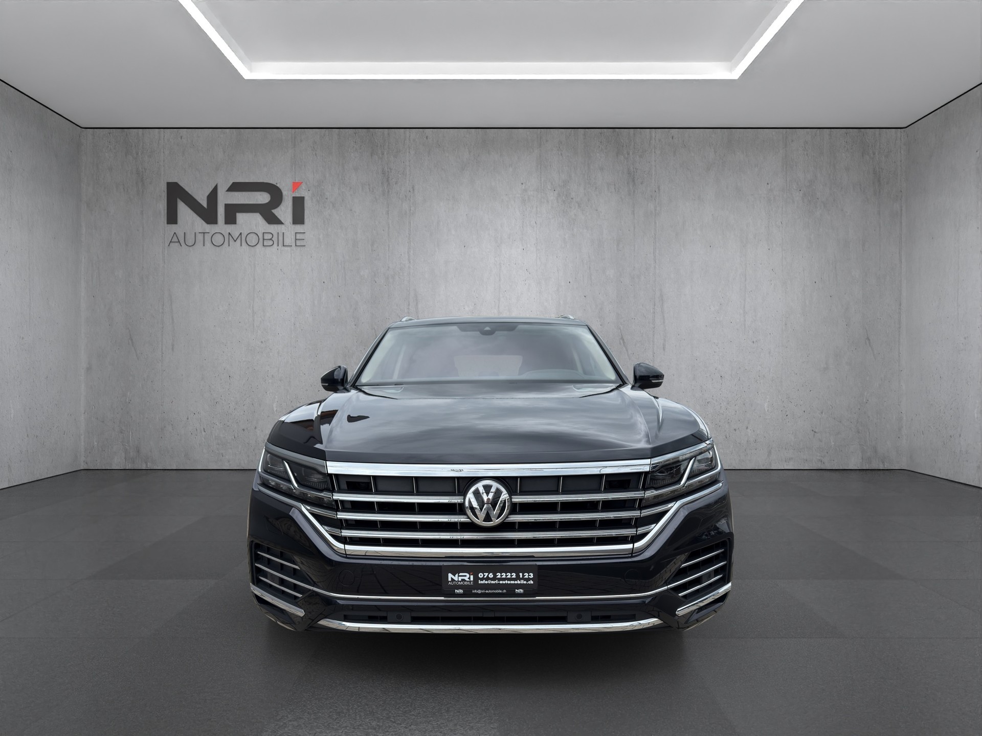 VW Touareg 3.0 V6 TDI 286 Atmosphere-showroom-element-1