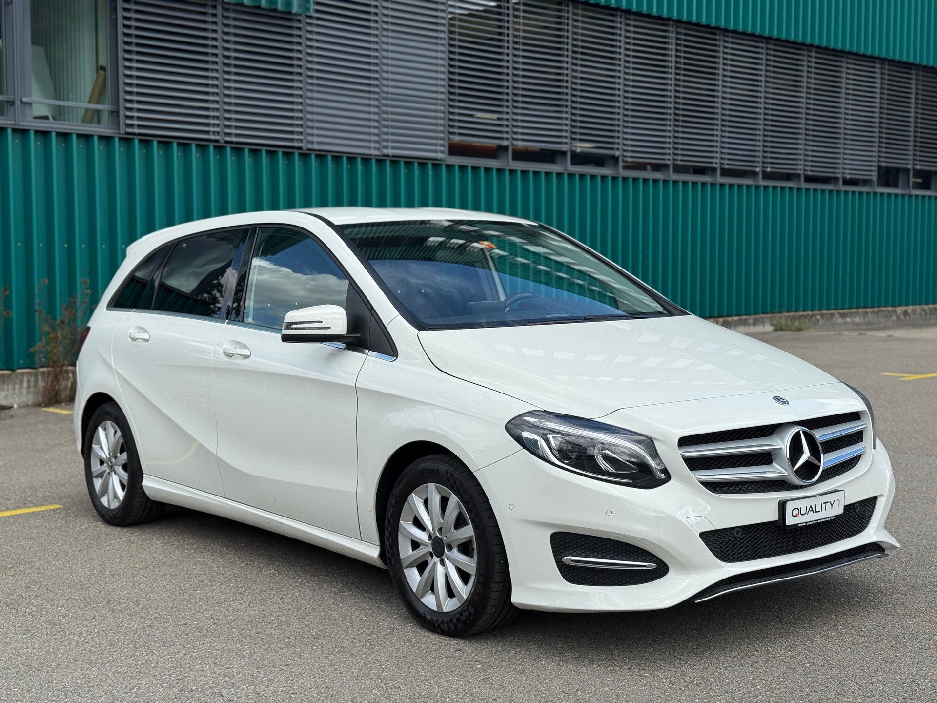 MERCEDES-BENZ B 220 Style 4Matic 7G-DCT-image-6