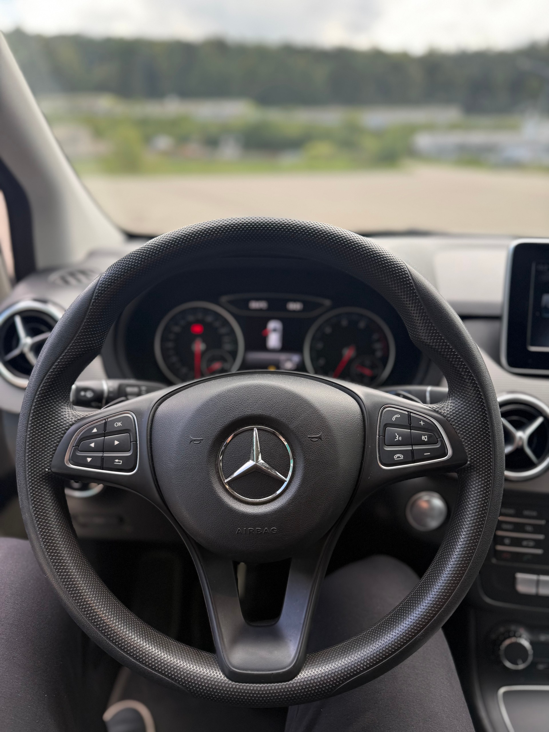 MERCEDES-BENZ B 220 Style 4Matic 7G-DCT-image-13
