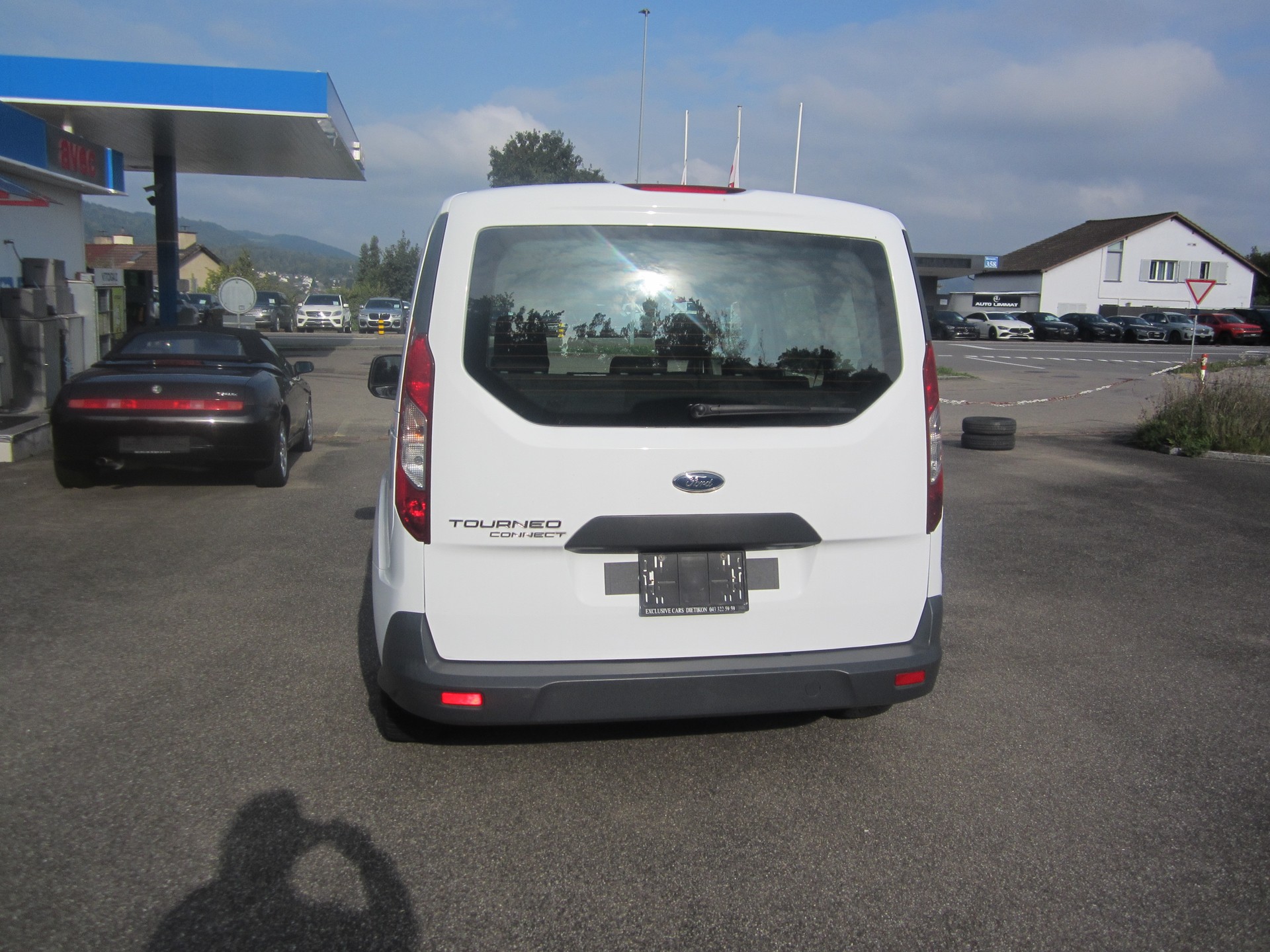 FORD Tourneo Connect 1.5 TDCi Trend-image-2