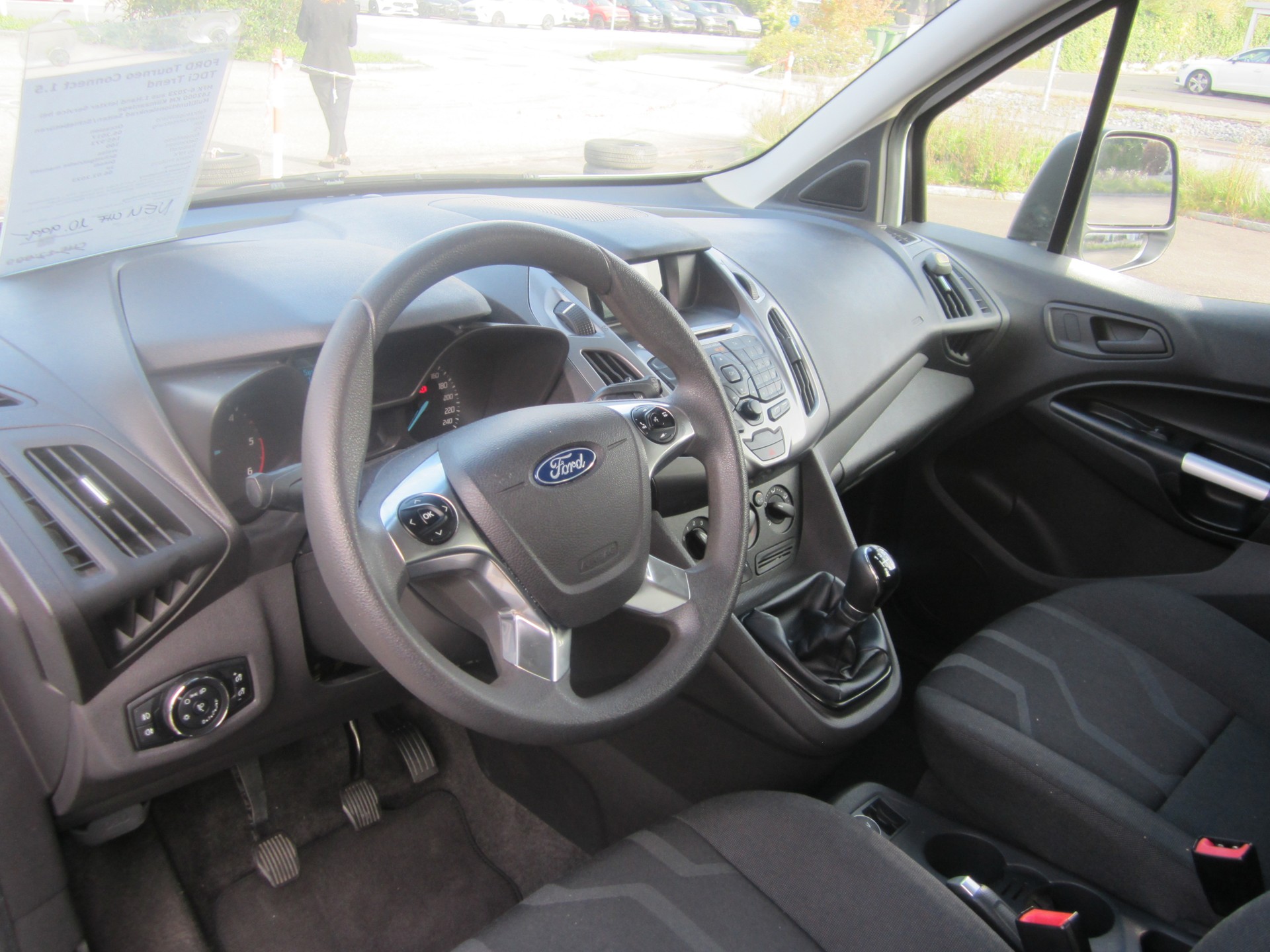 FORD Tourneo Connect 1.5 TDCi Trend-image-8
