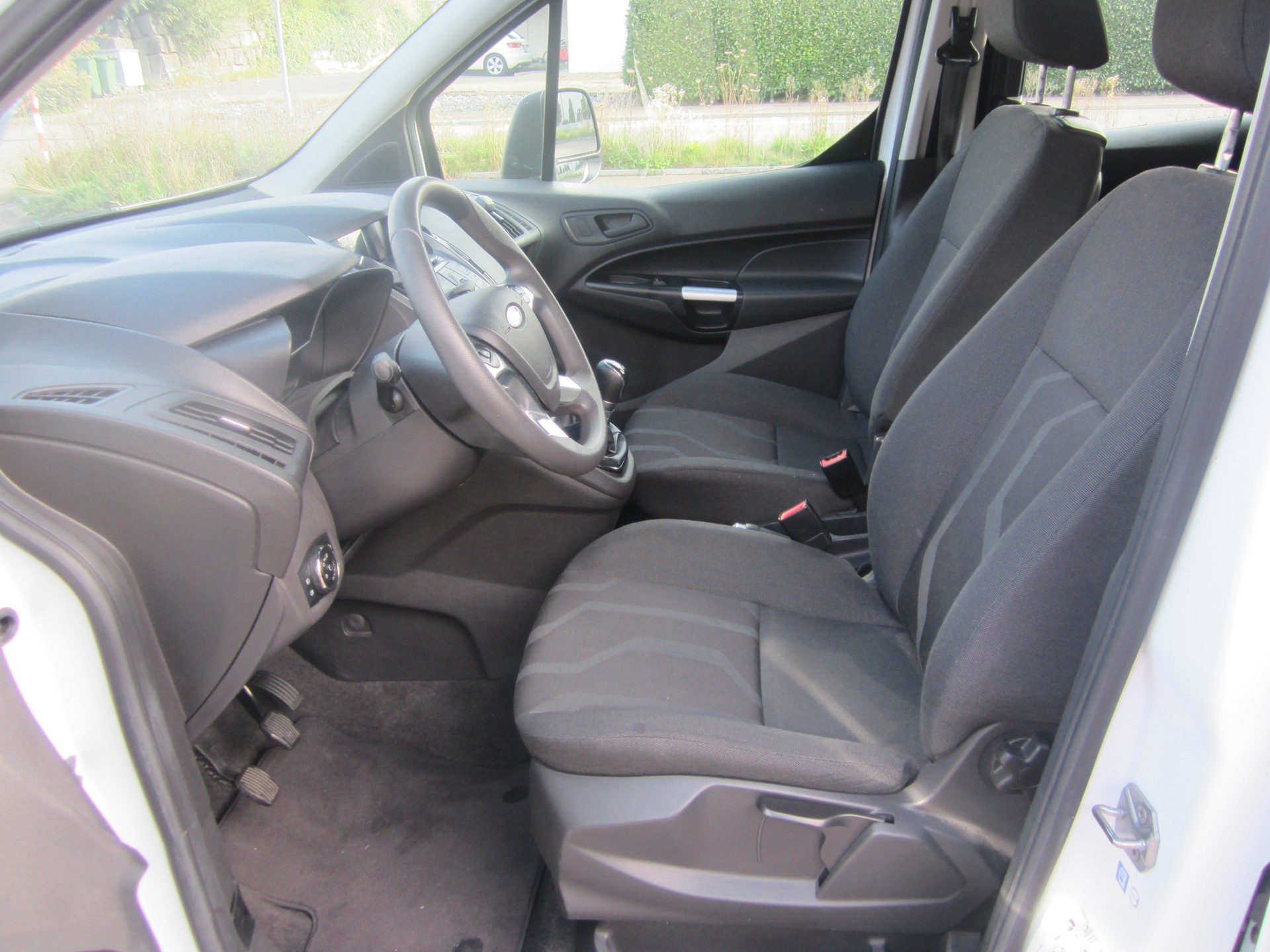 FORD Tourneo Connect 1.5 TDCi Trend-image-5