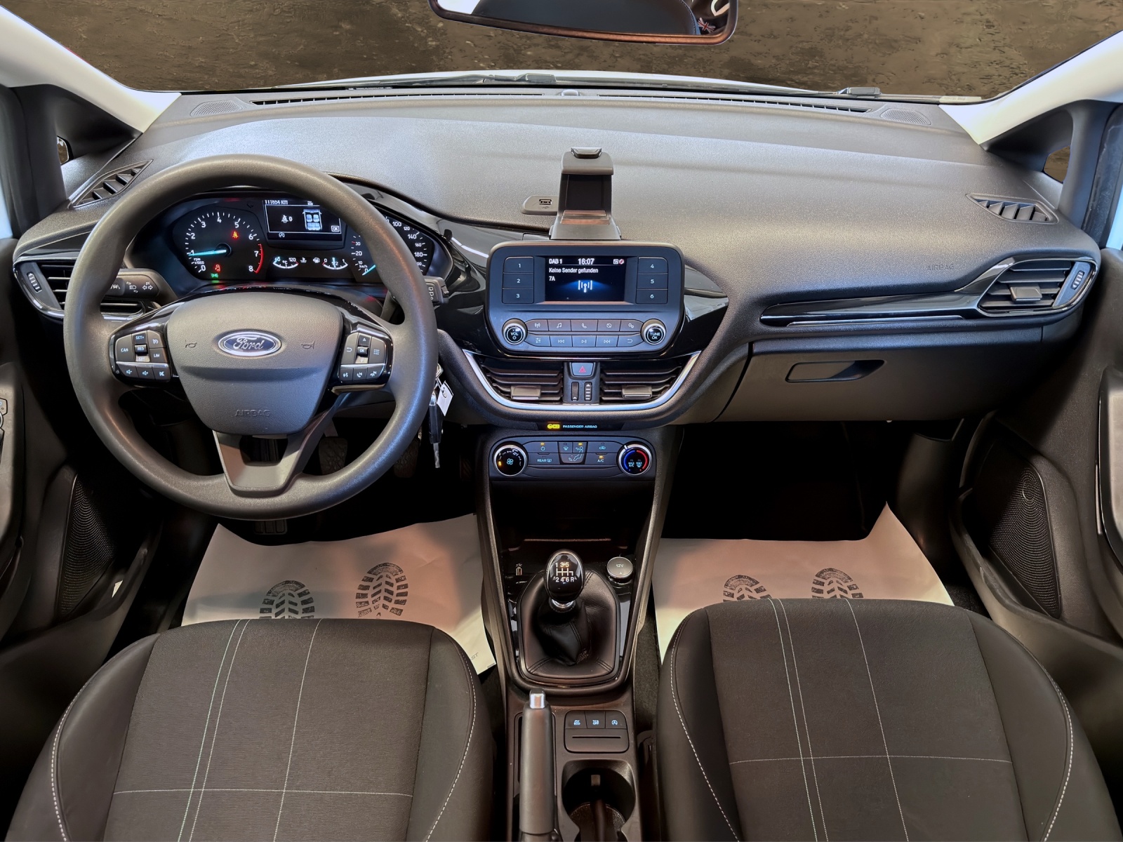 FORD Fiesta 1.0 SCTi Vignale-showroom-element-3