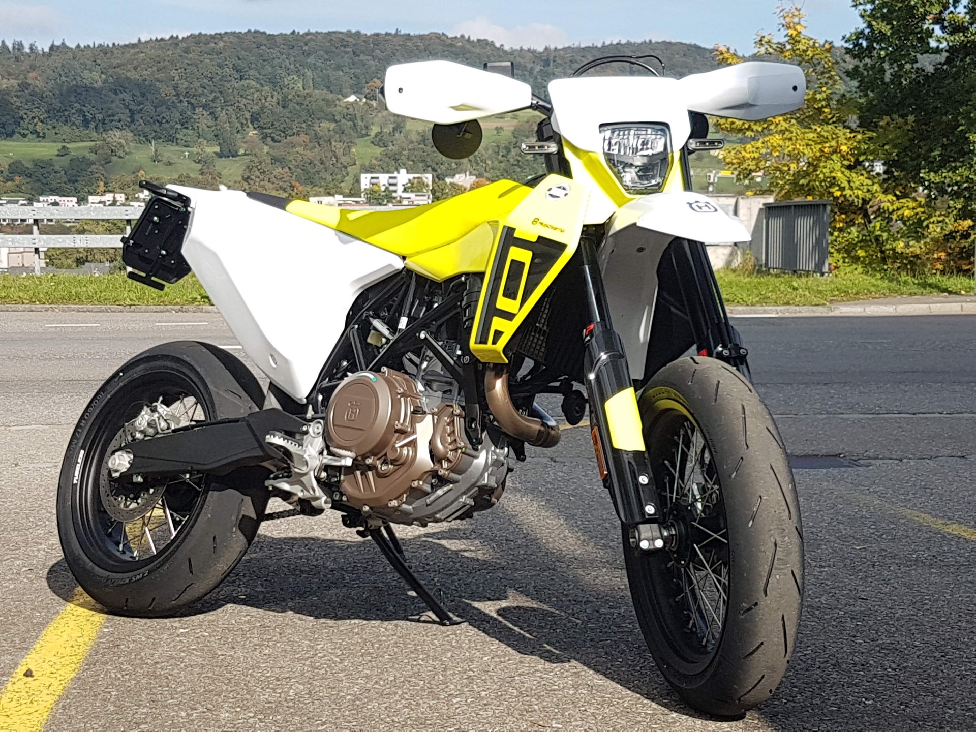 HUSQVARNA 701 Supermoto-image-6