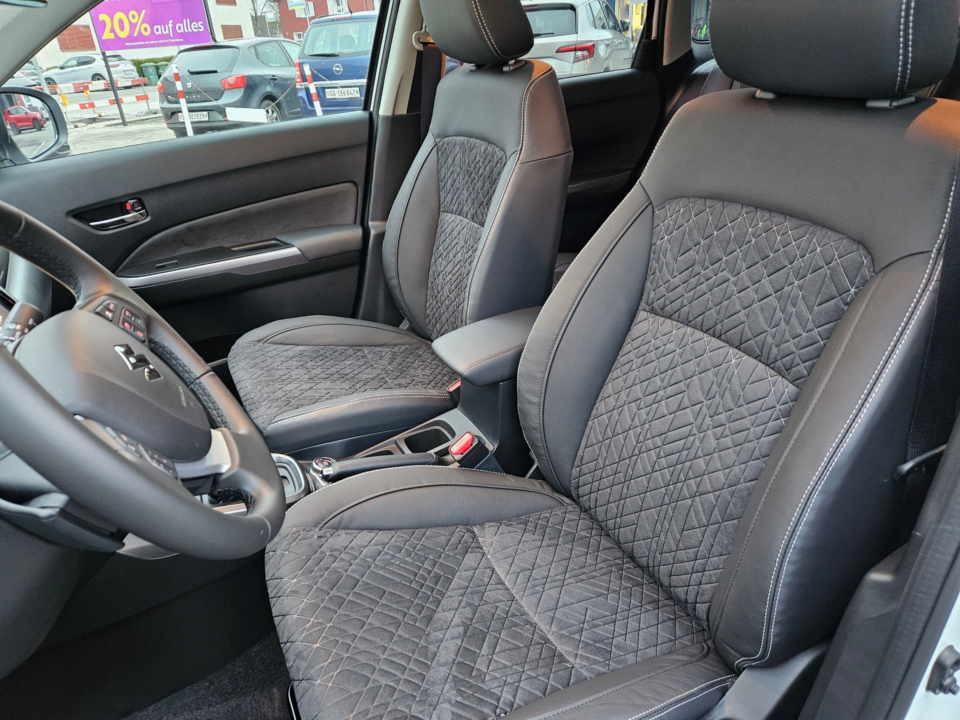 SUZUKI Vitara 1.4 Boosterjet Compact Top 4x4 Hybrid-image-15