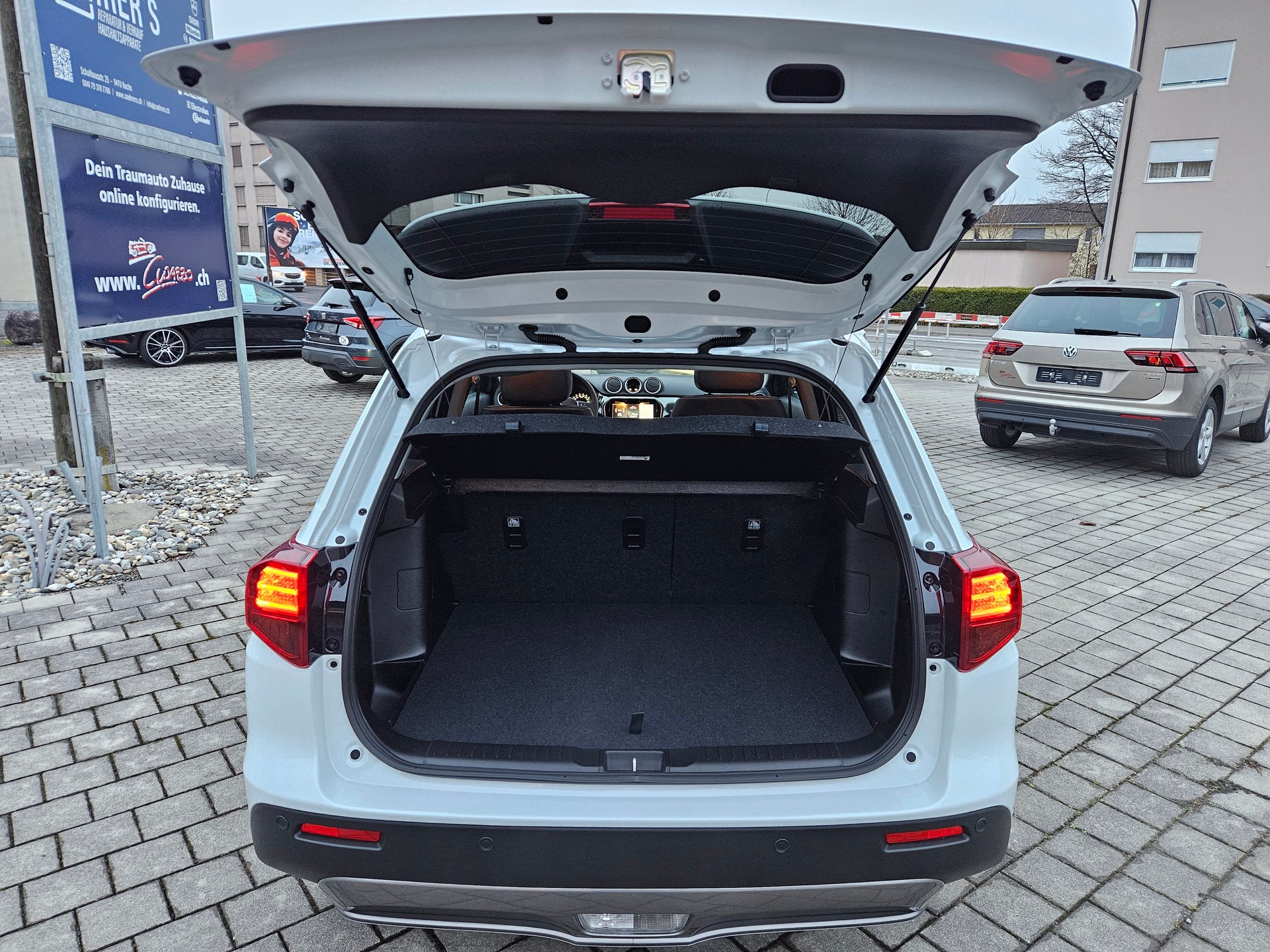 SUZUKI Vitara 1.4 Boosterjet Compact Top 4x4 Hybrid-image-8
